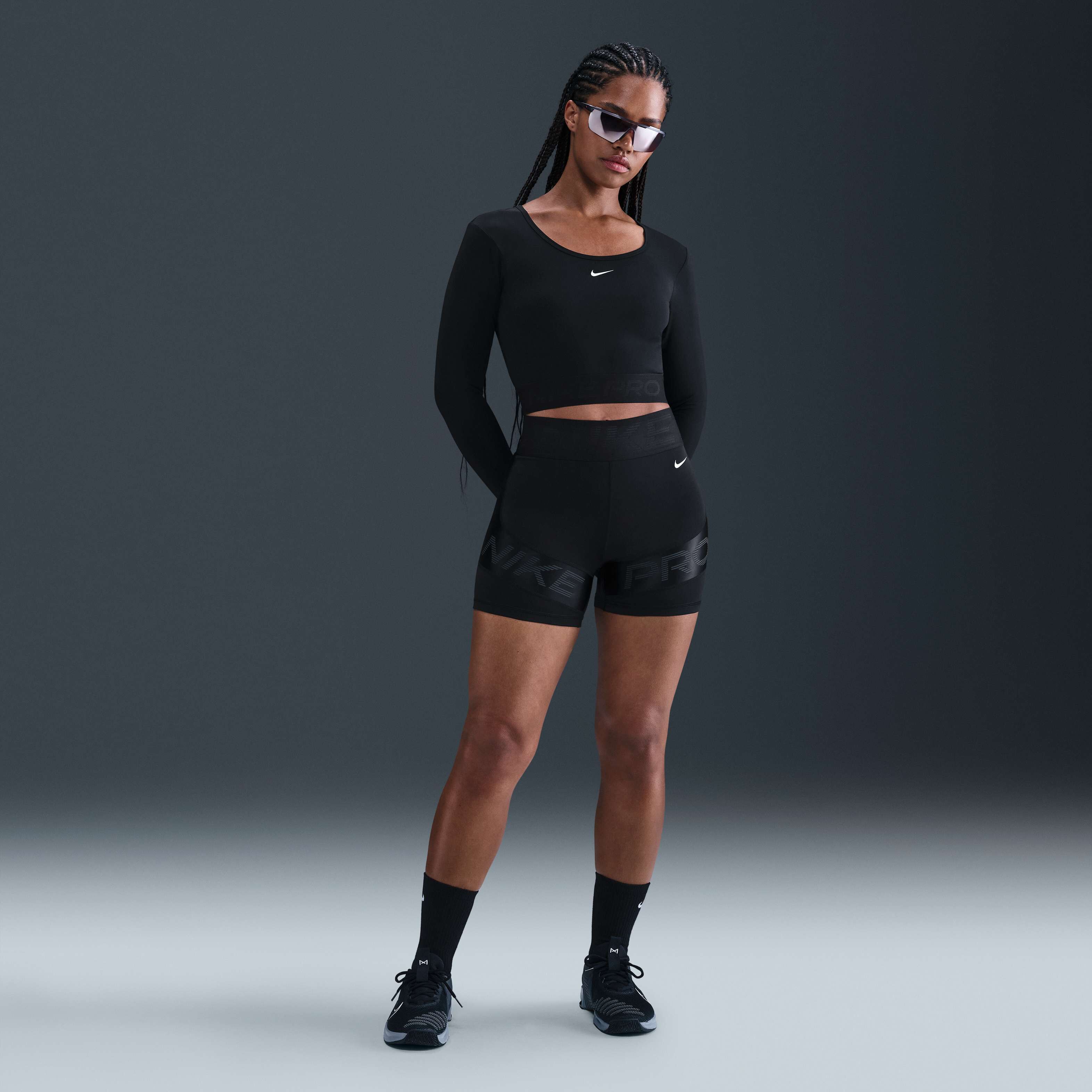 Nike Pro image number 3