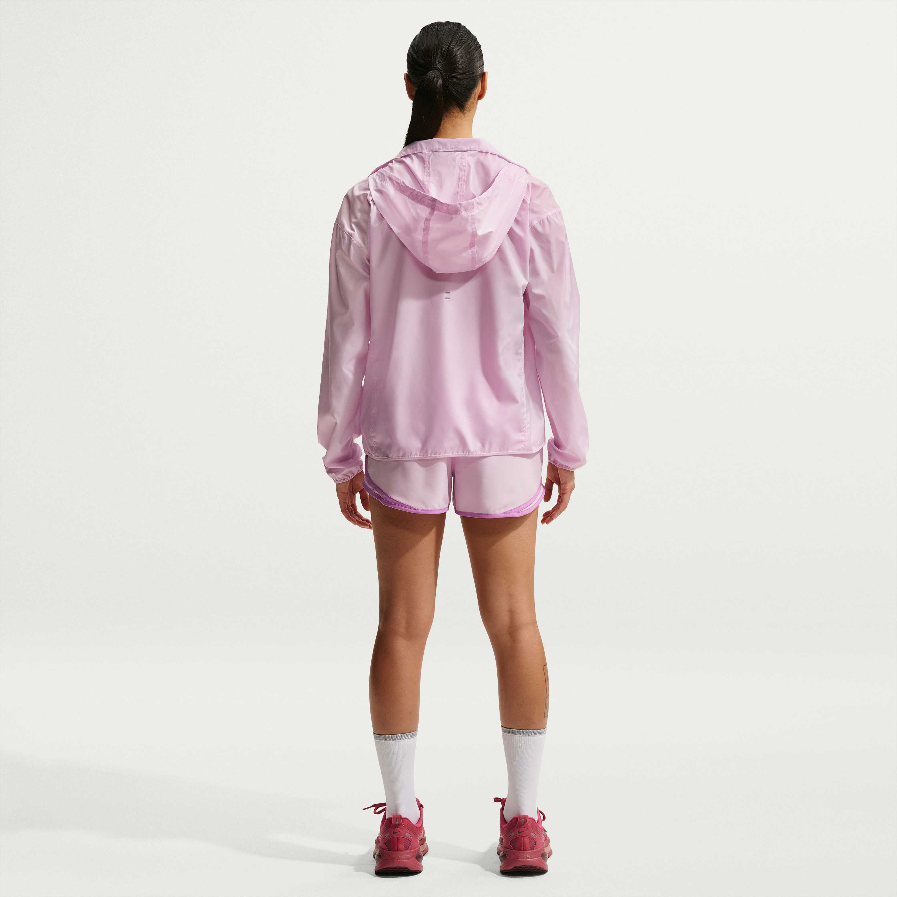 نايكي تيمبو image number 4