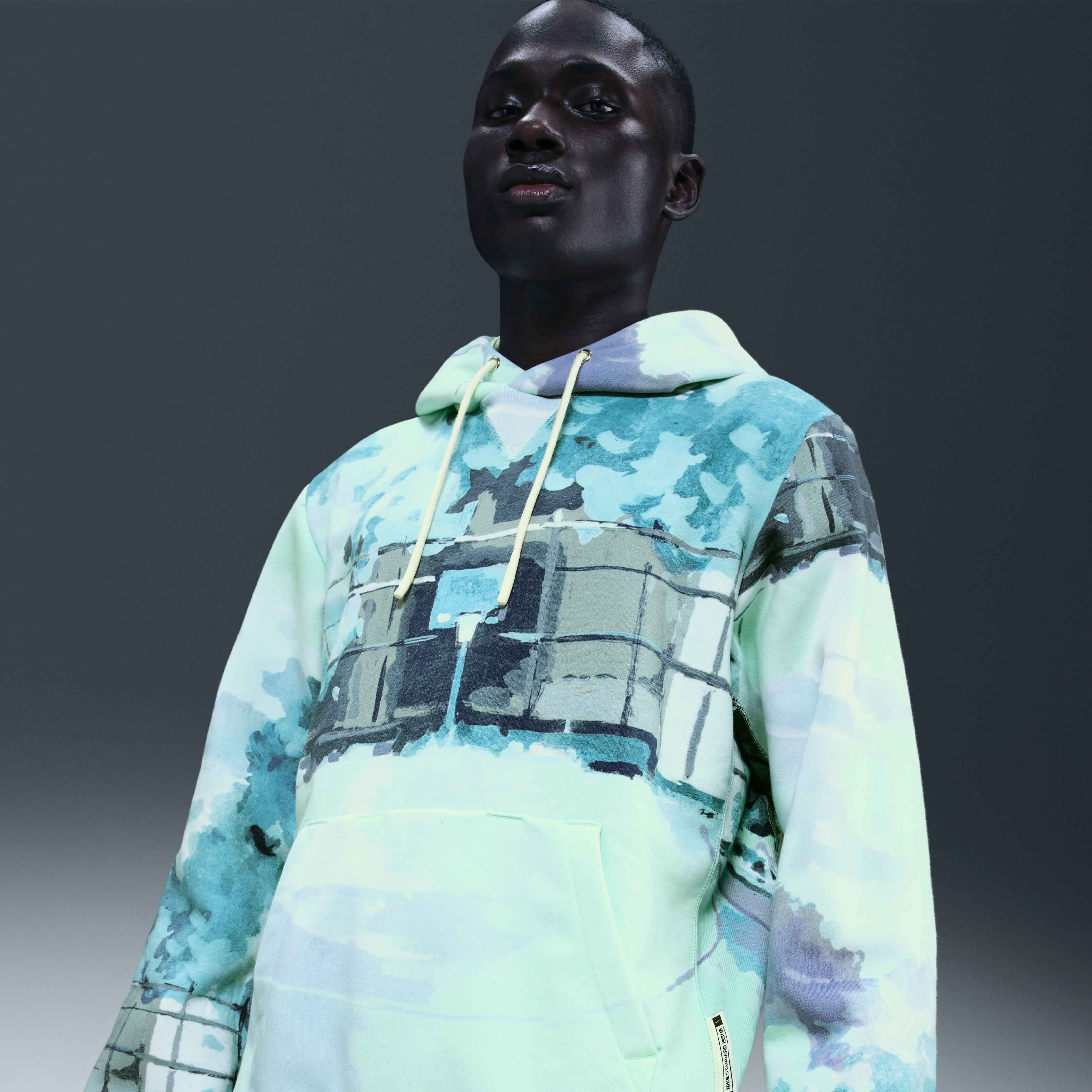 Nike Standard Issue image number 0