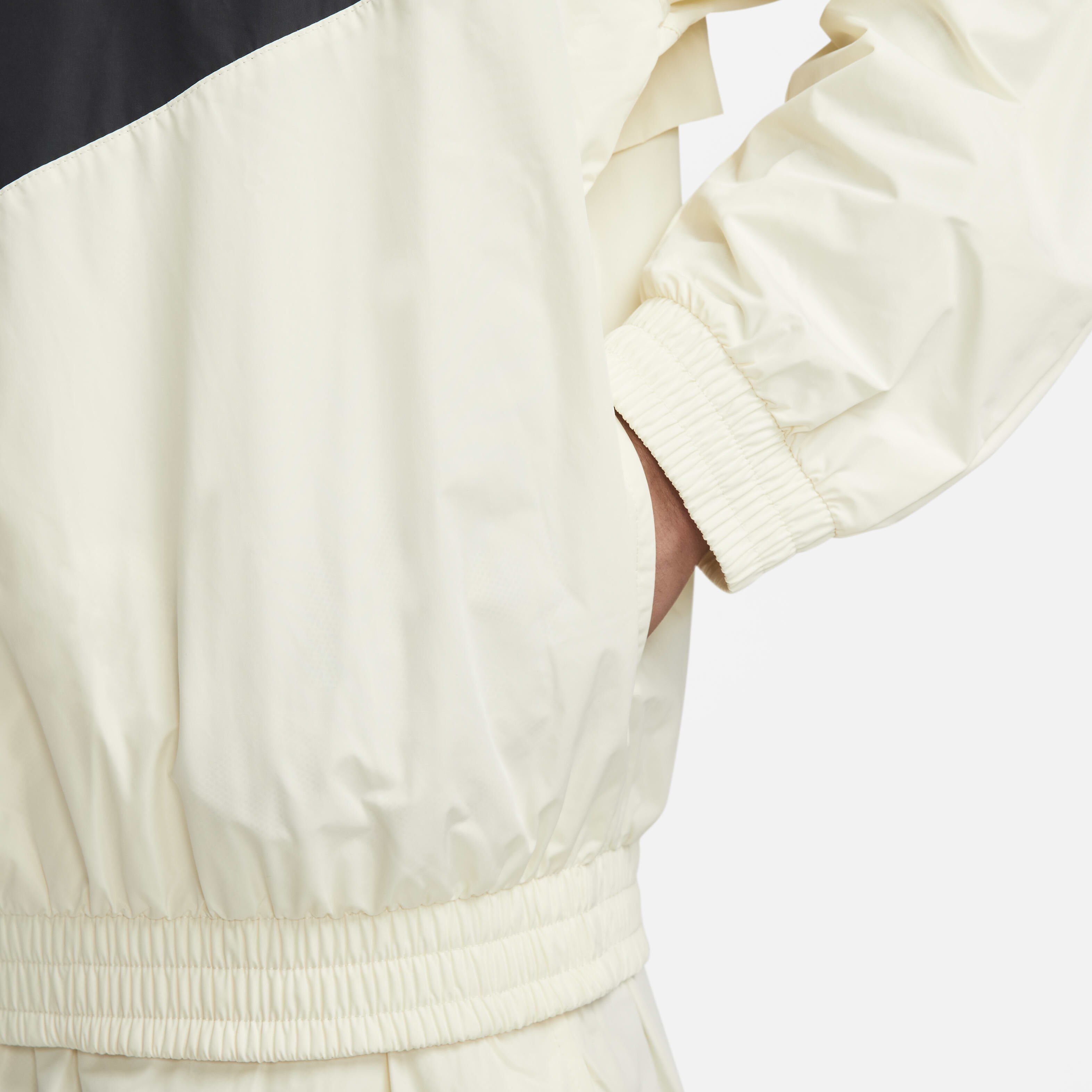 نايكي سووش image number 5