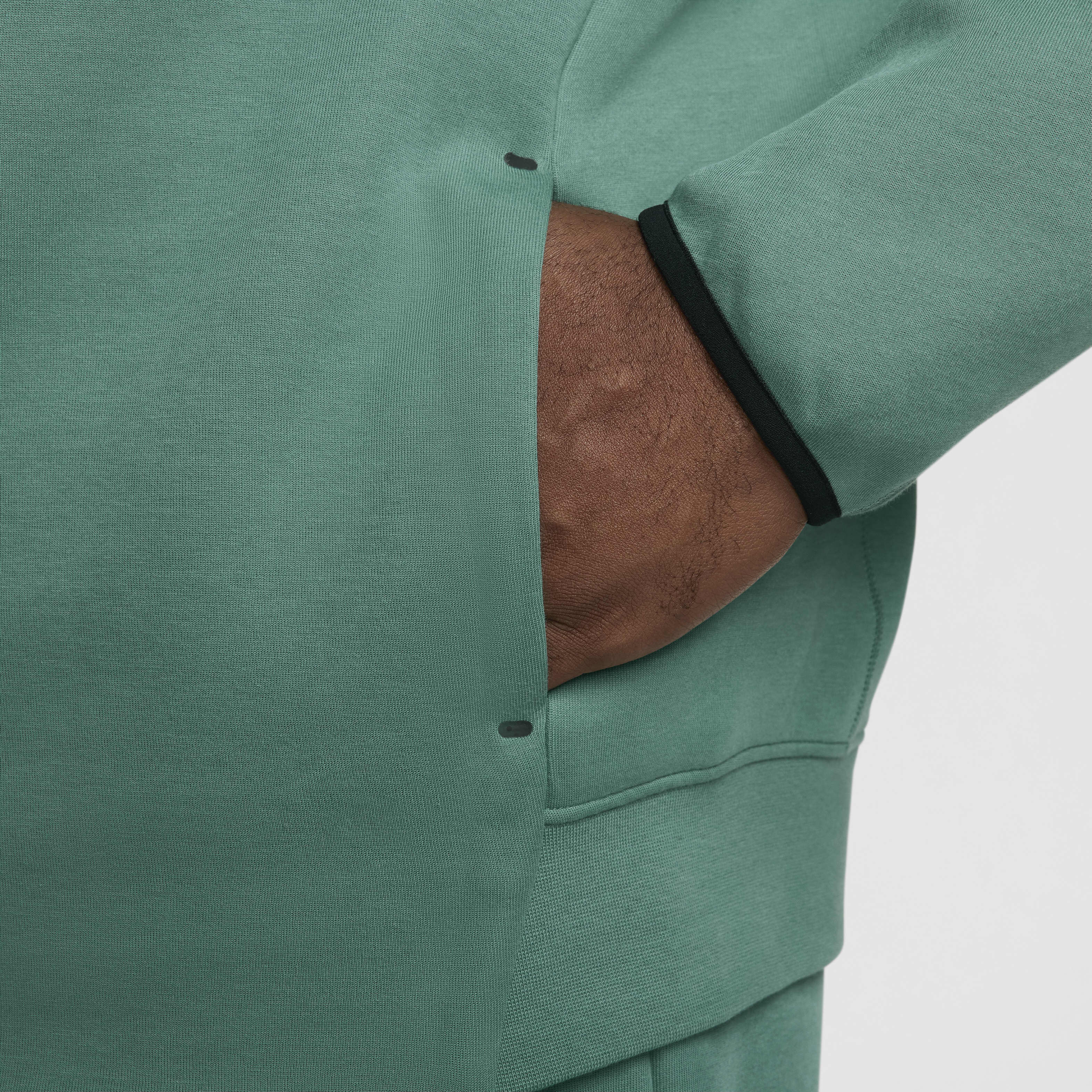 نايكي سبورتسوير تك فليس image number 16