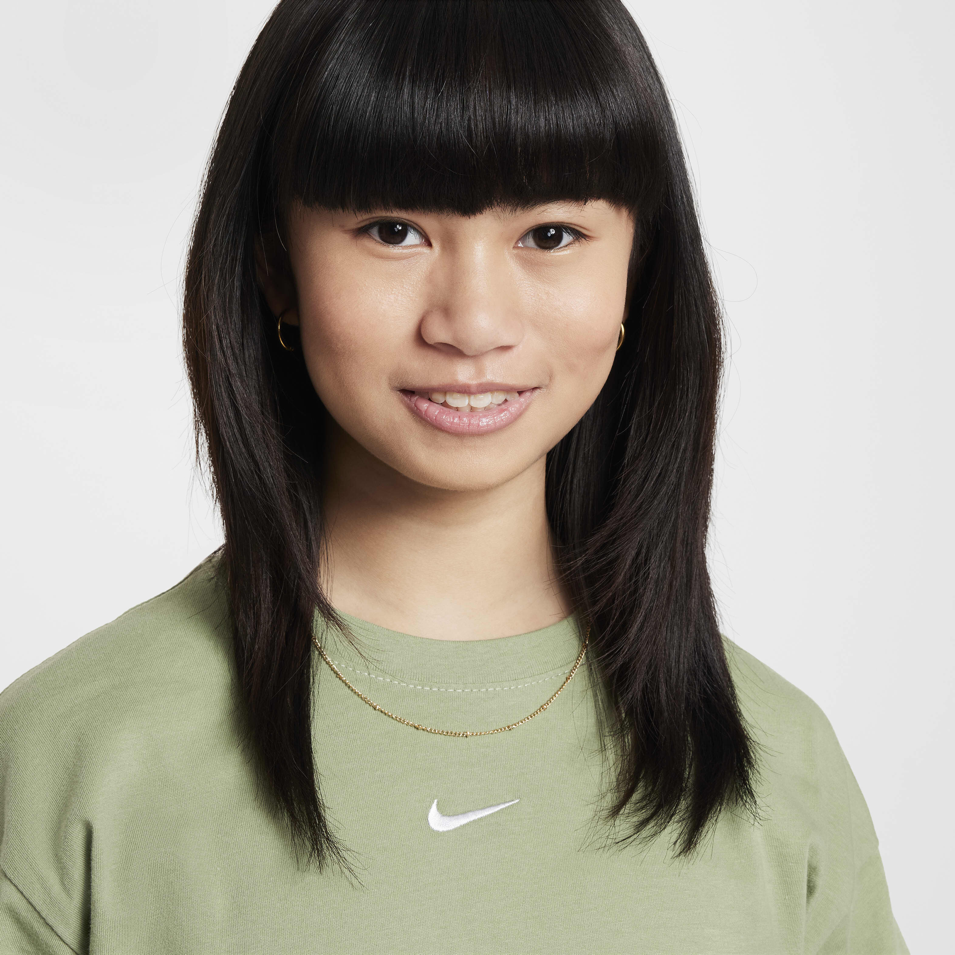 Nike Sportswear Essential image number 2