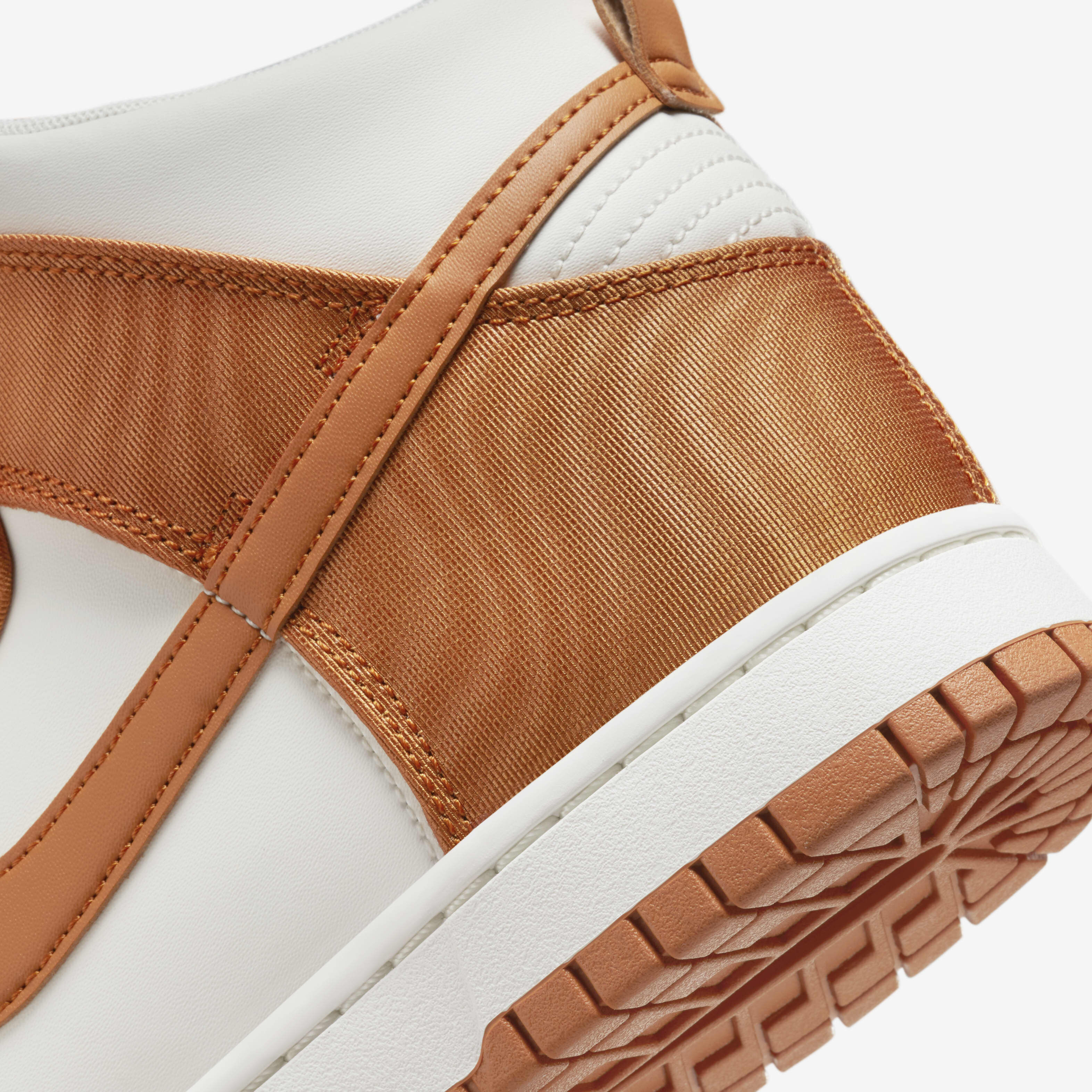 نايكي دانك هاي ريترو SE image number 7