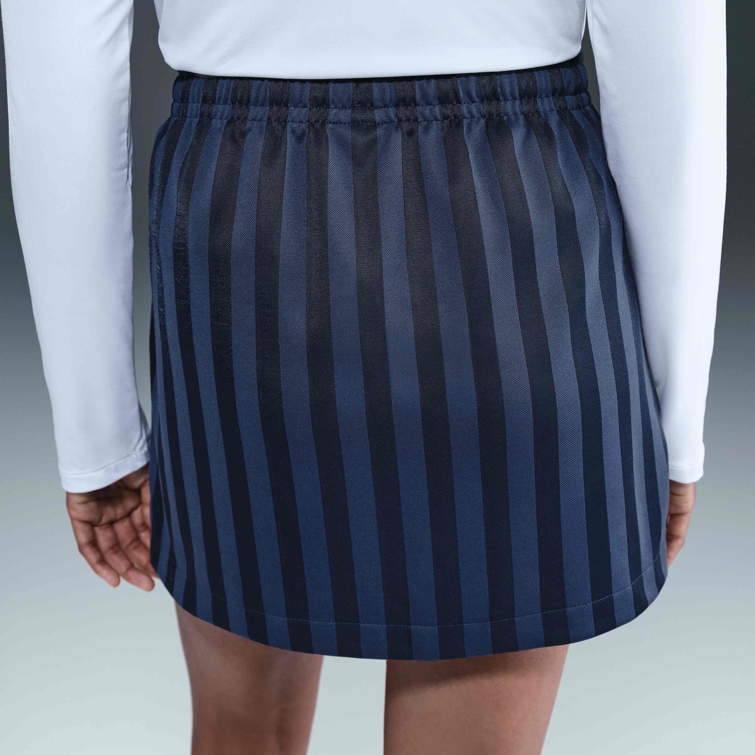 Nike Sportswear image number 2