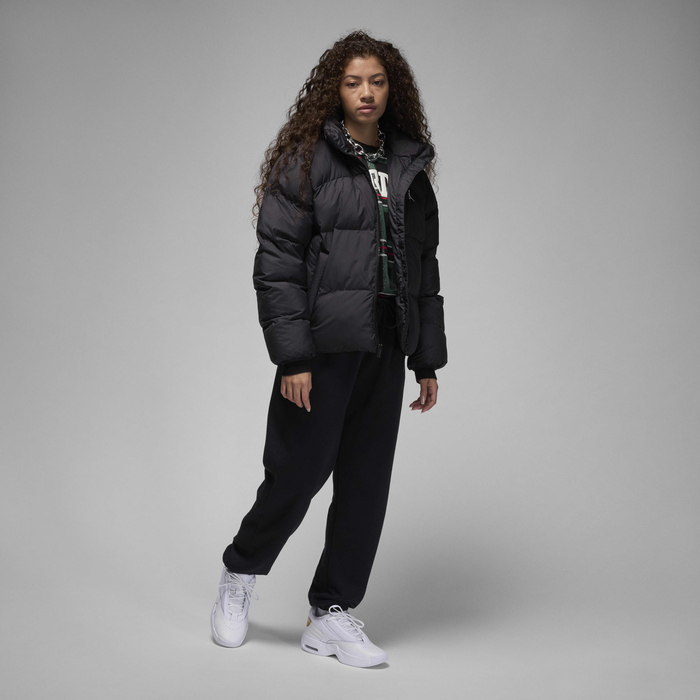 Buy Jordan Max Aura Women's Shoes White/Metallic Gold Nike