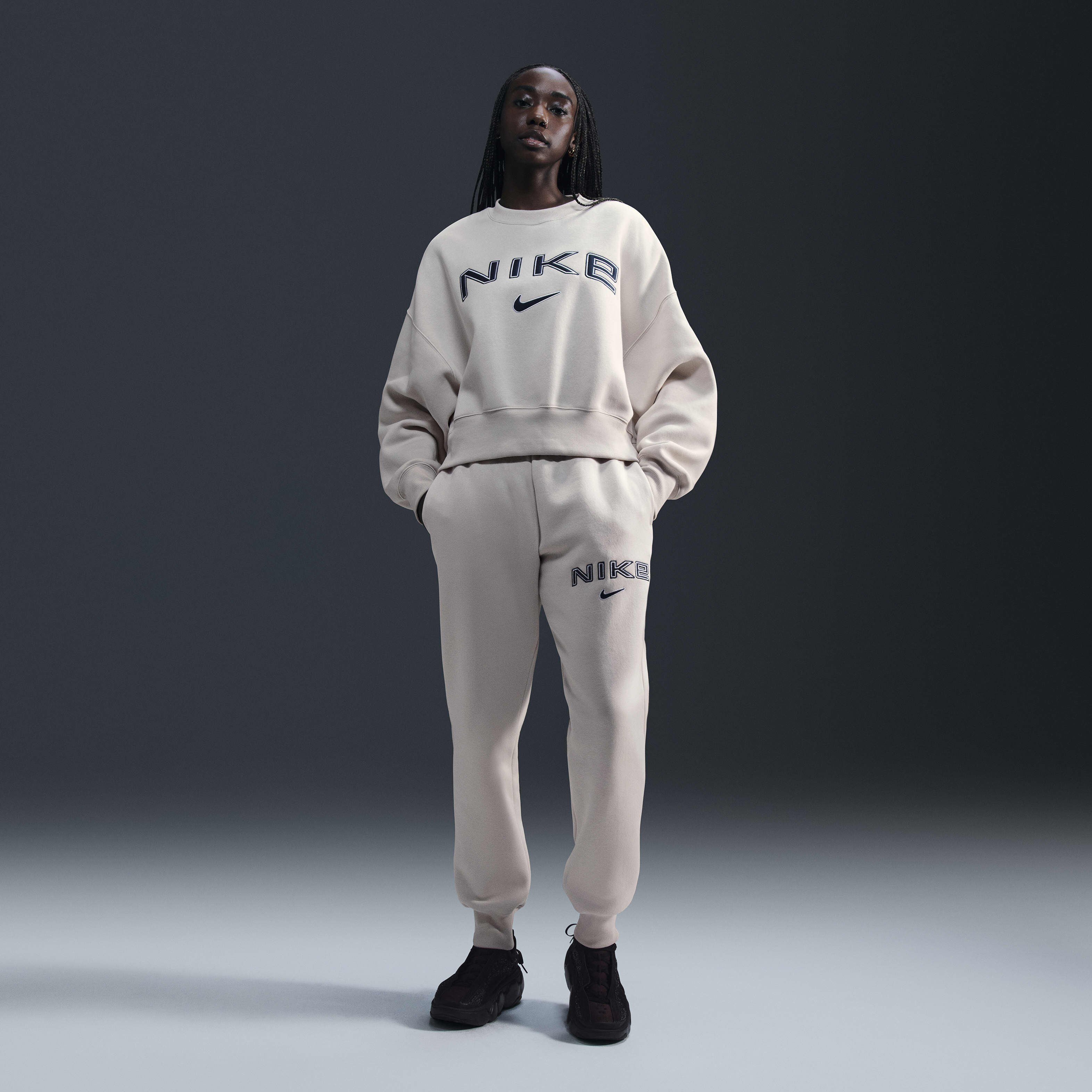 Nike sweatshirt trend fleece oversized crew outlet