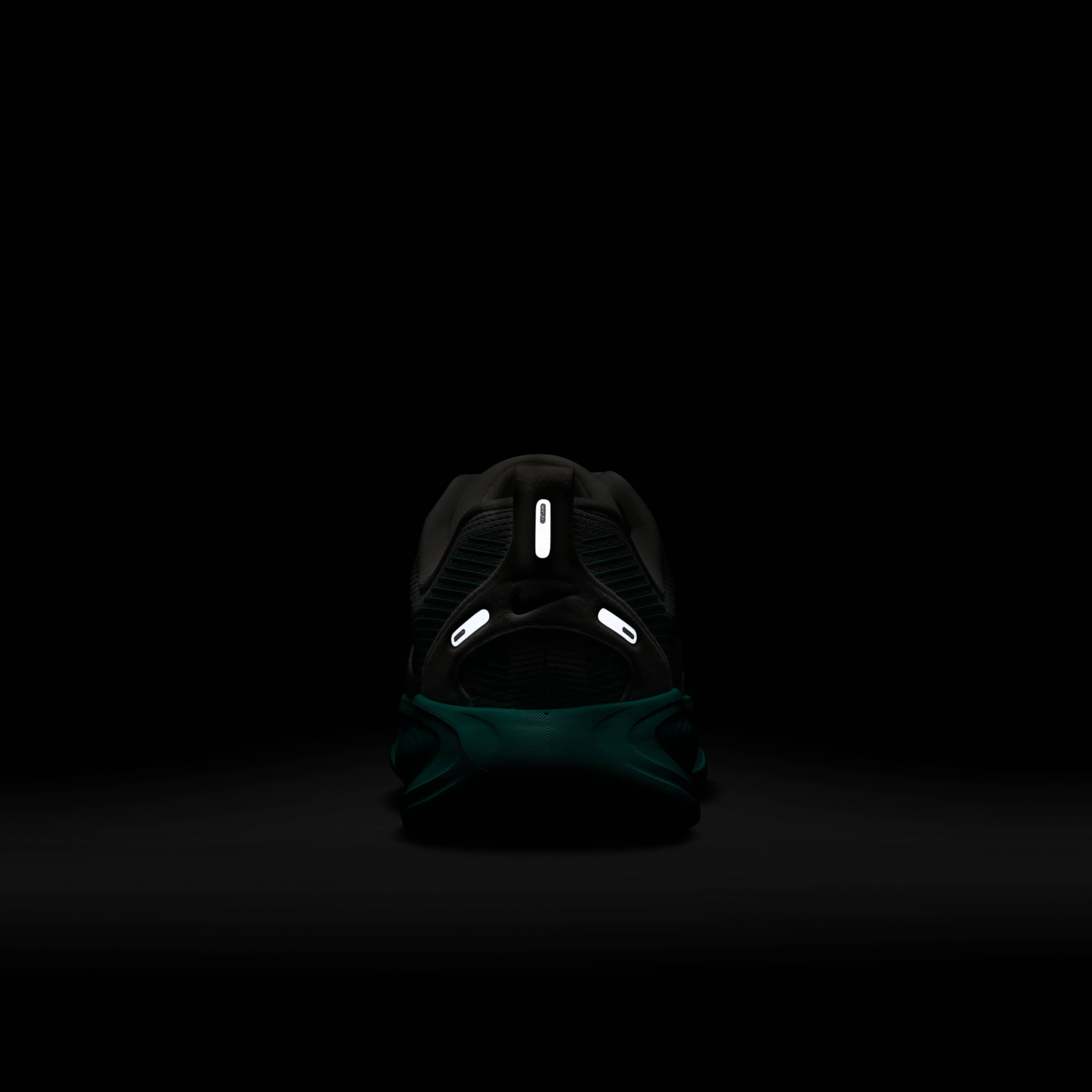 Nike Vomero 18 image number 9