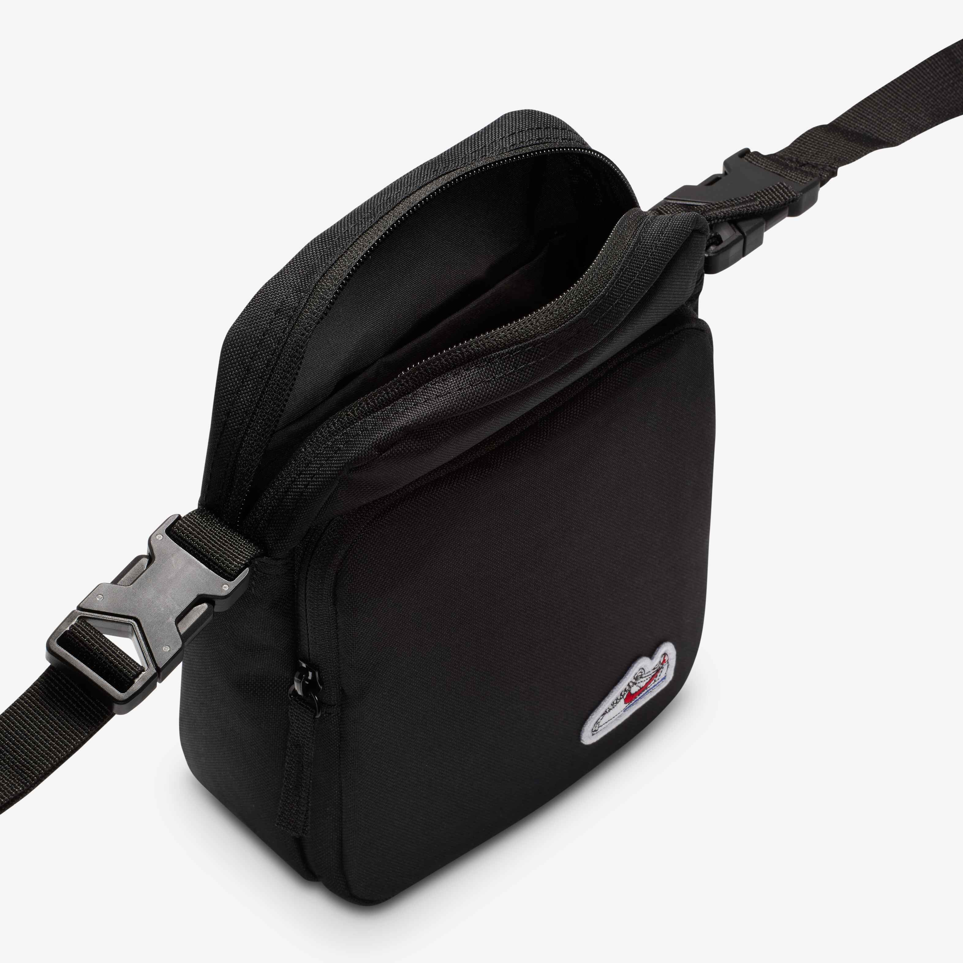★Nike★ Cortez Heritage Crossbody Bag 4L Black White HM4415 Buy Nike Cortez Heritage Cross-Body Bag (4L) - Black/Black