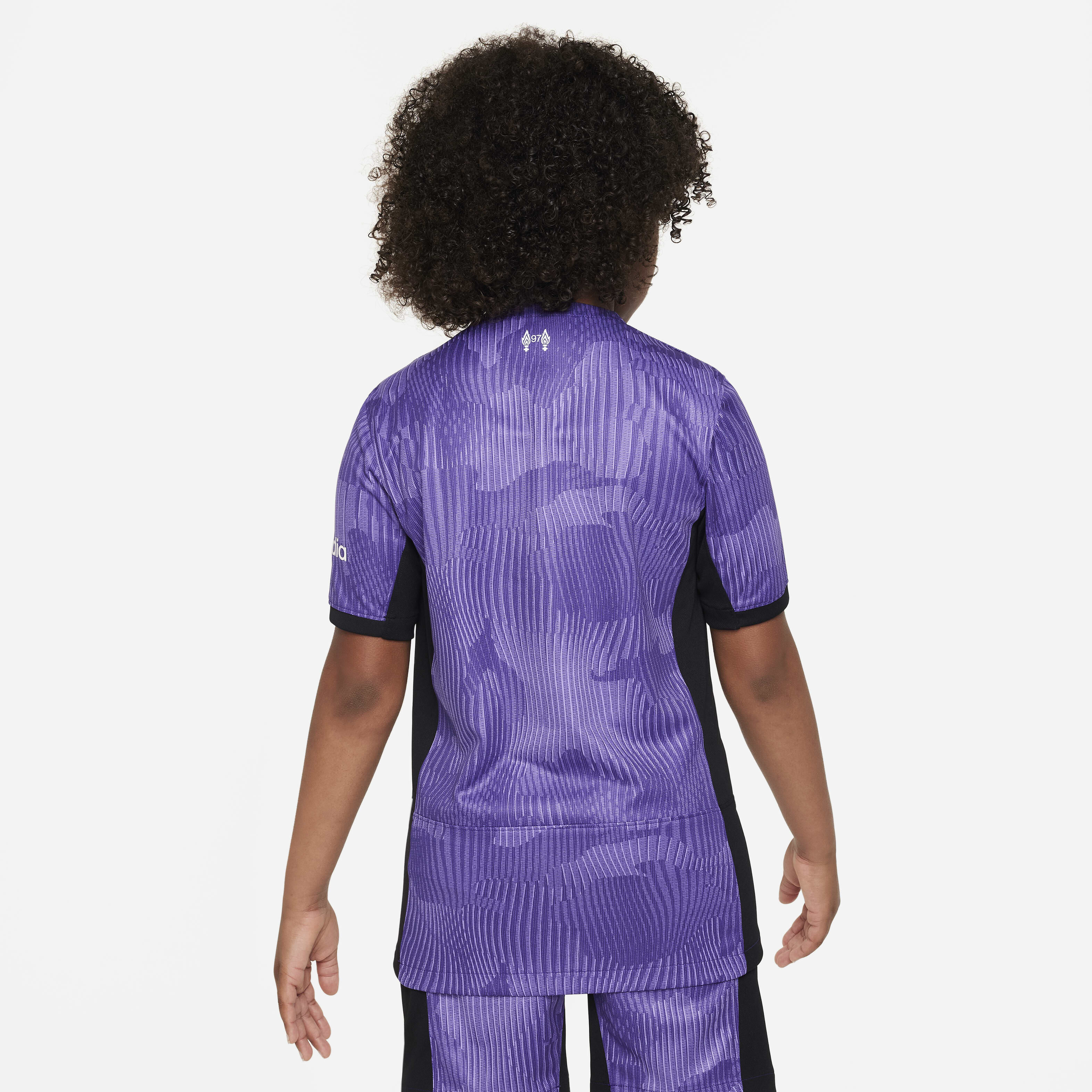 ليفربول F.C. 2023/24 ستديوم البديل image number 1