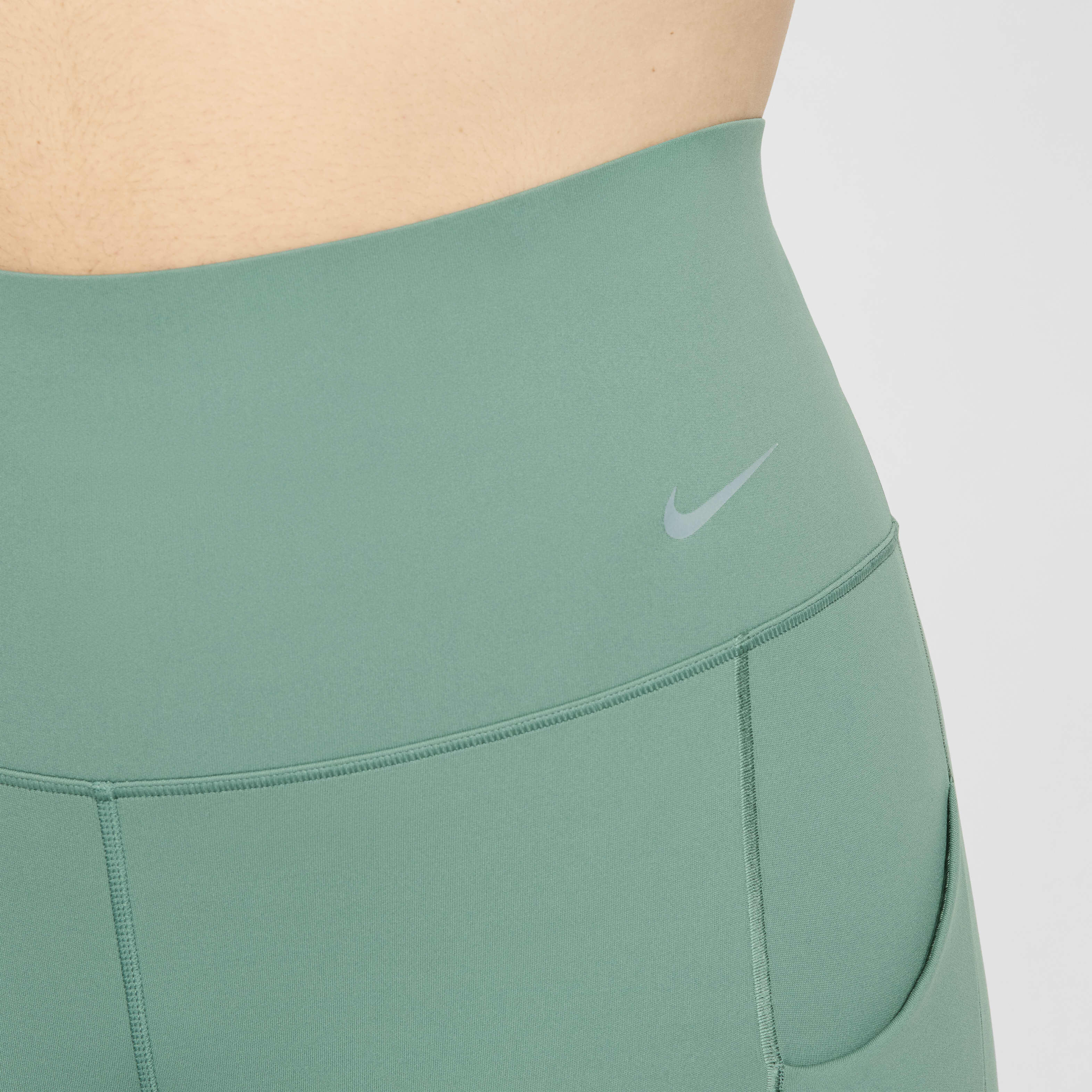 Nike Universa image number 4