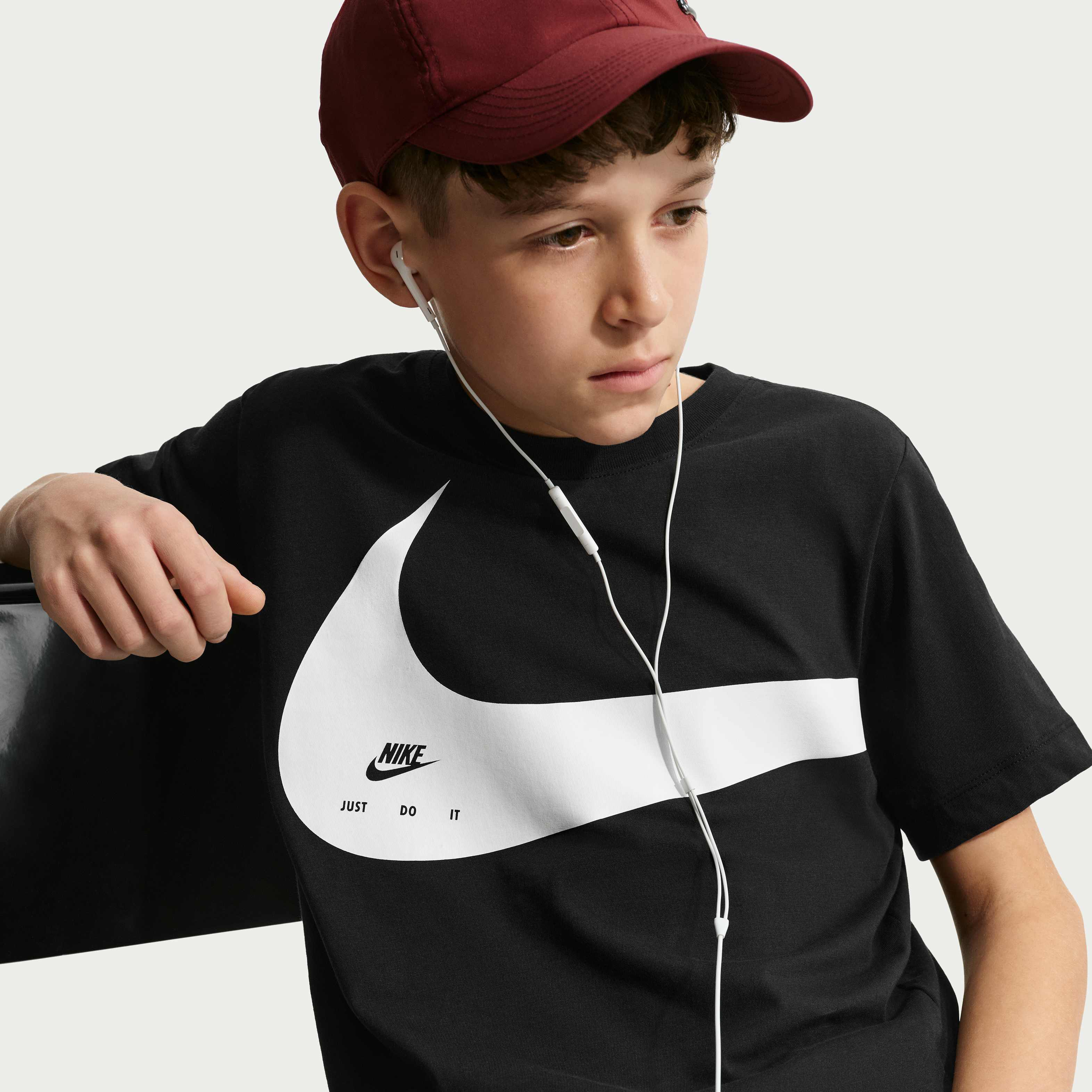 Nike Sportswear Club image number 2