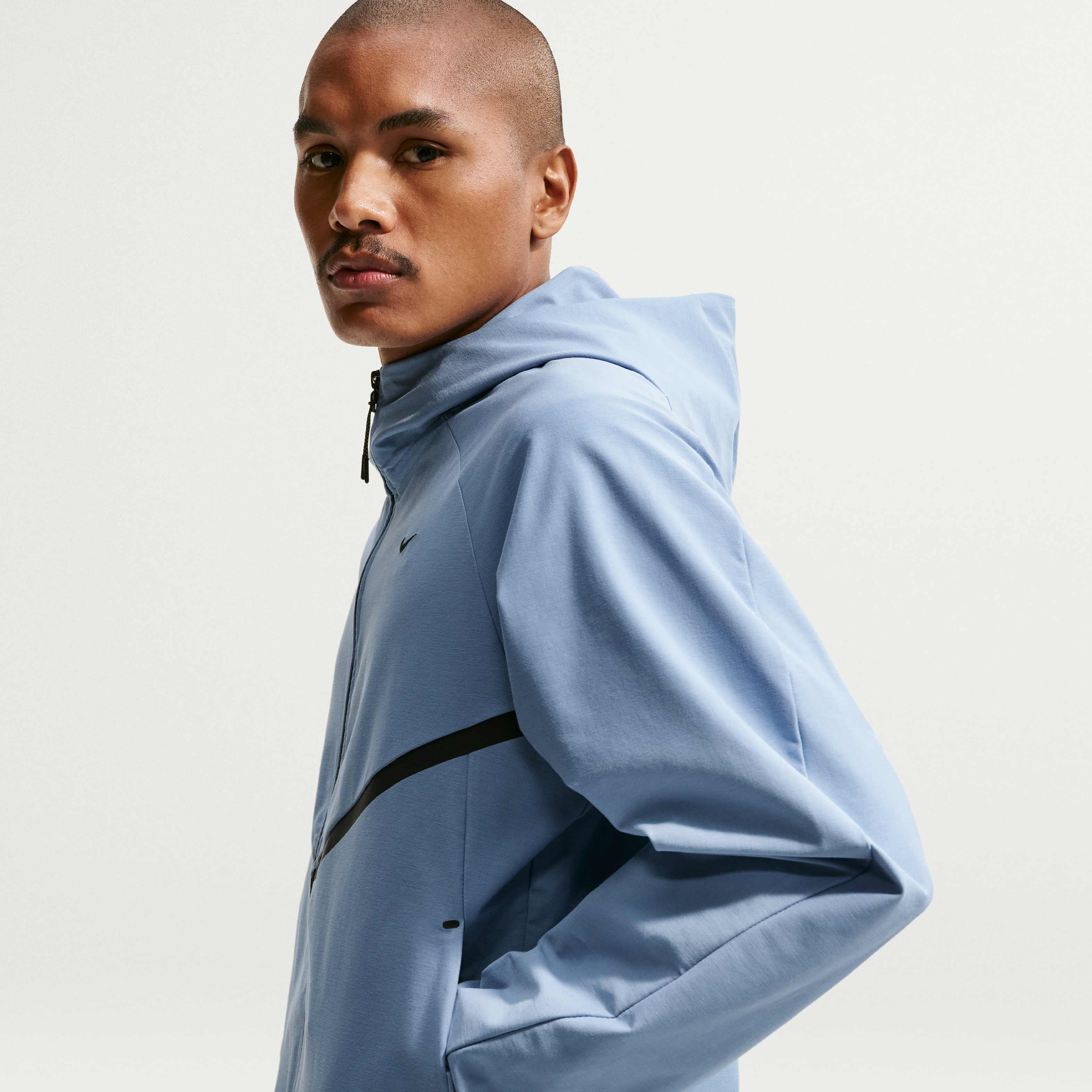 نايكي سبورتسوير تك image number 2