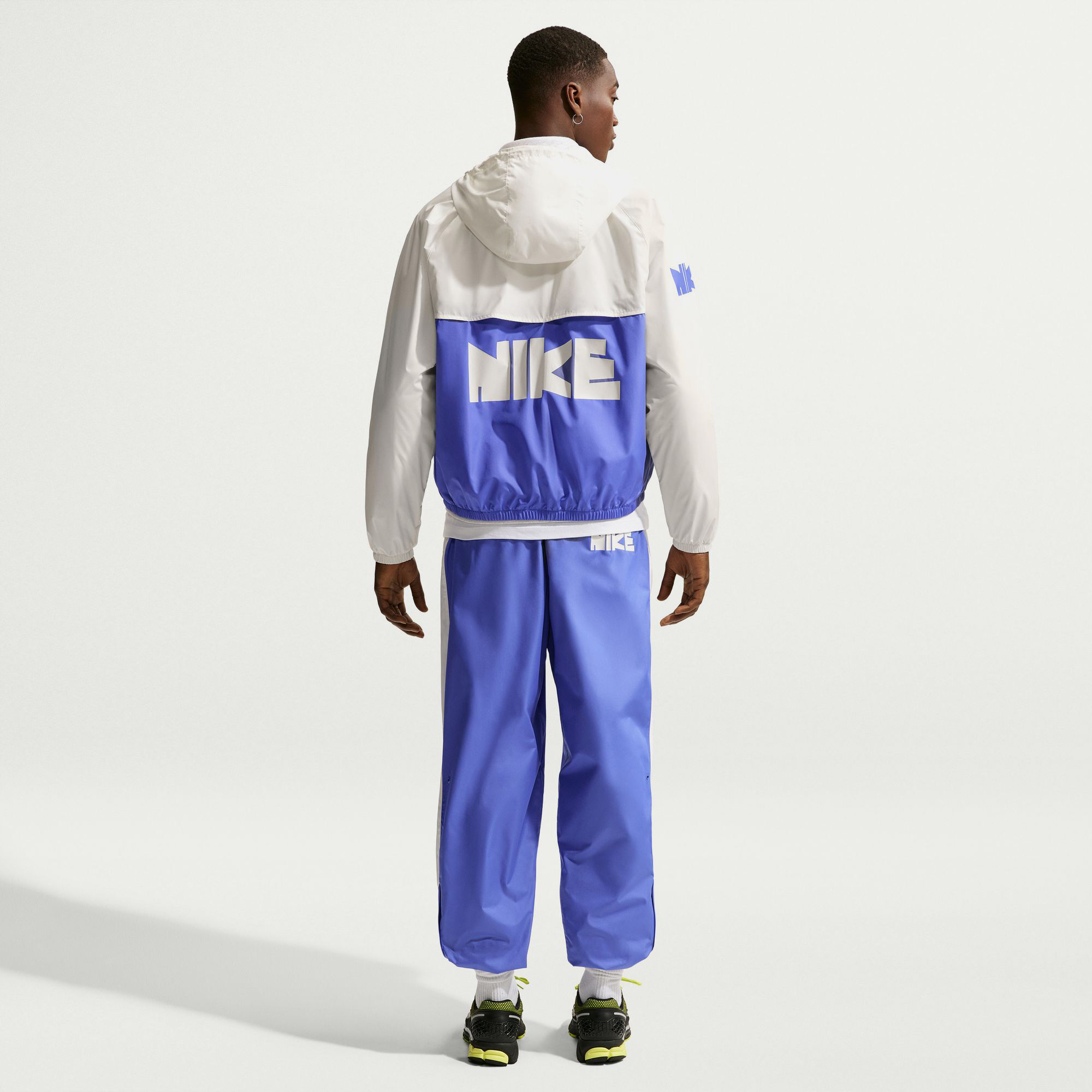 Nike Windrunner image number 1