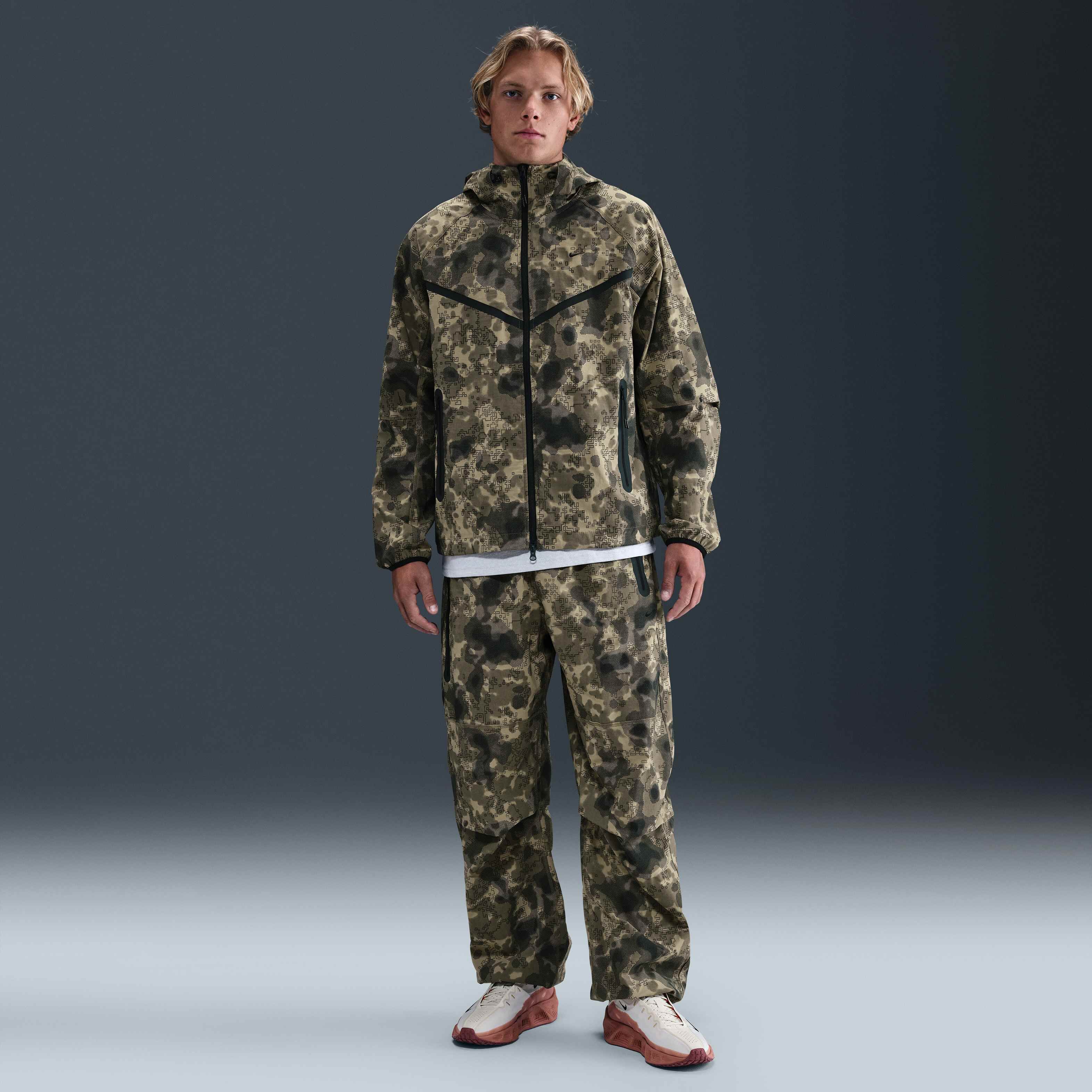 نايكي تك image number 3