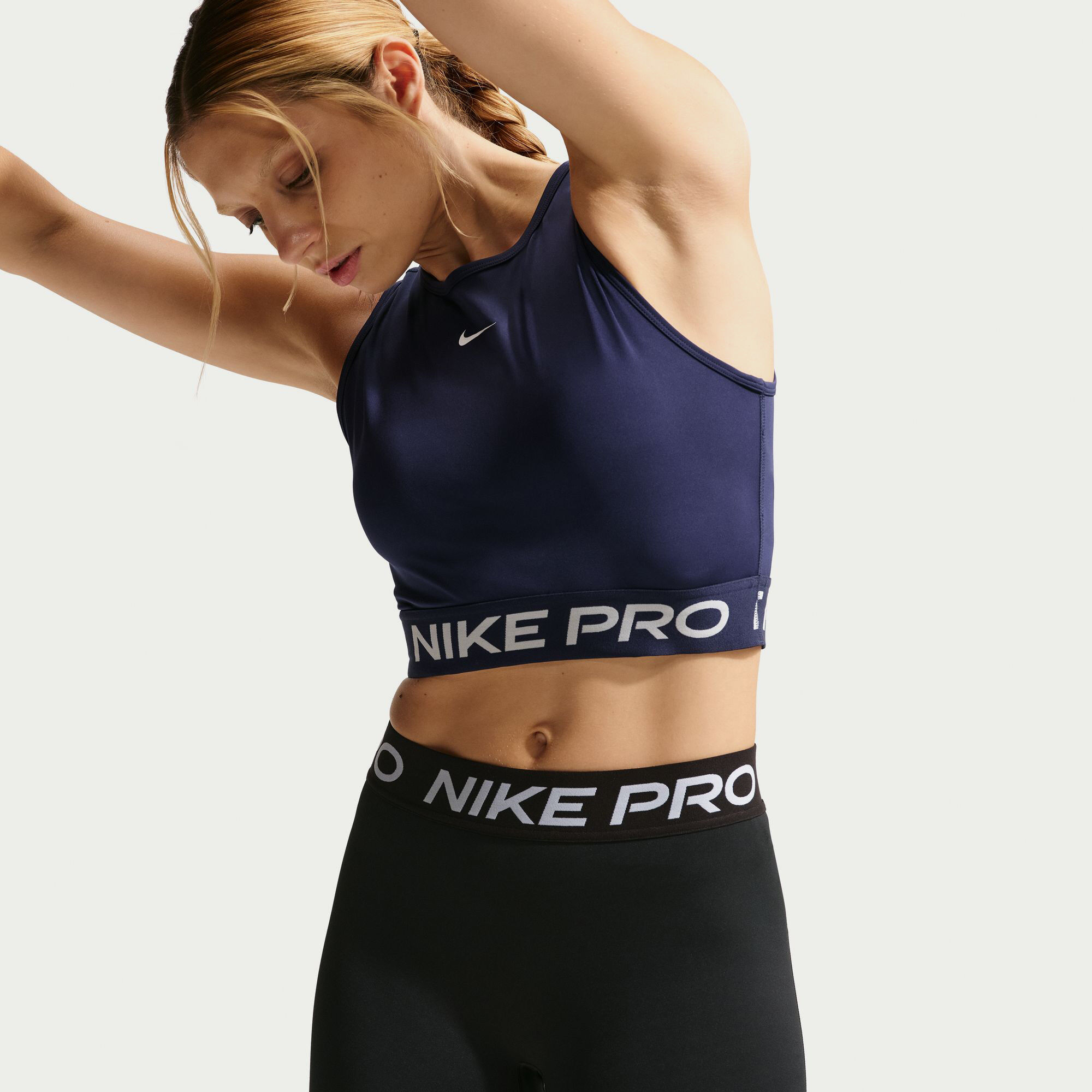 Nike Pro 365 image number 2