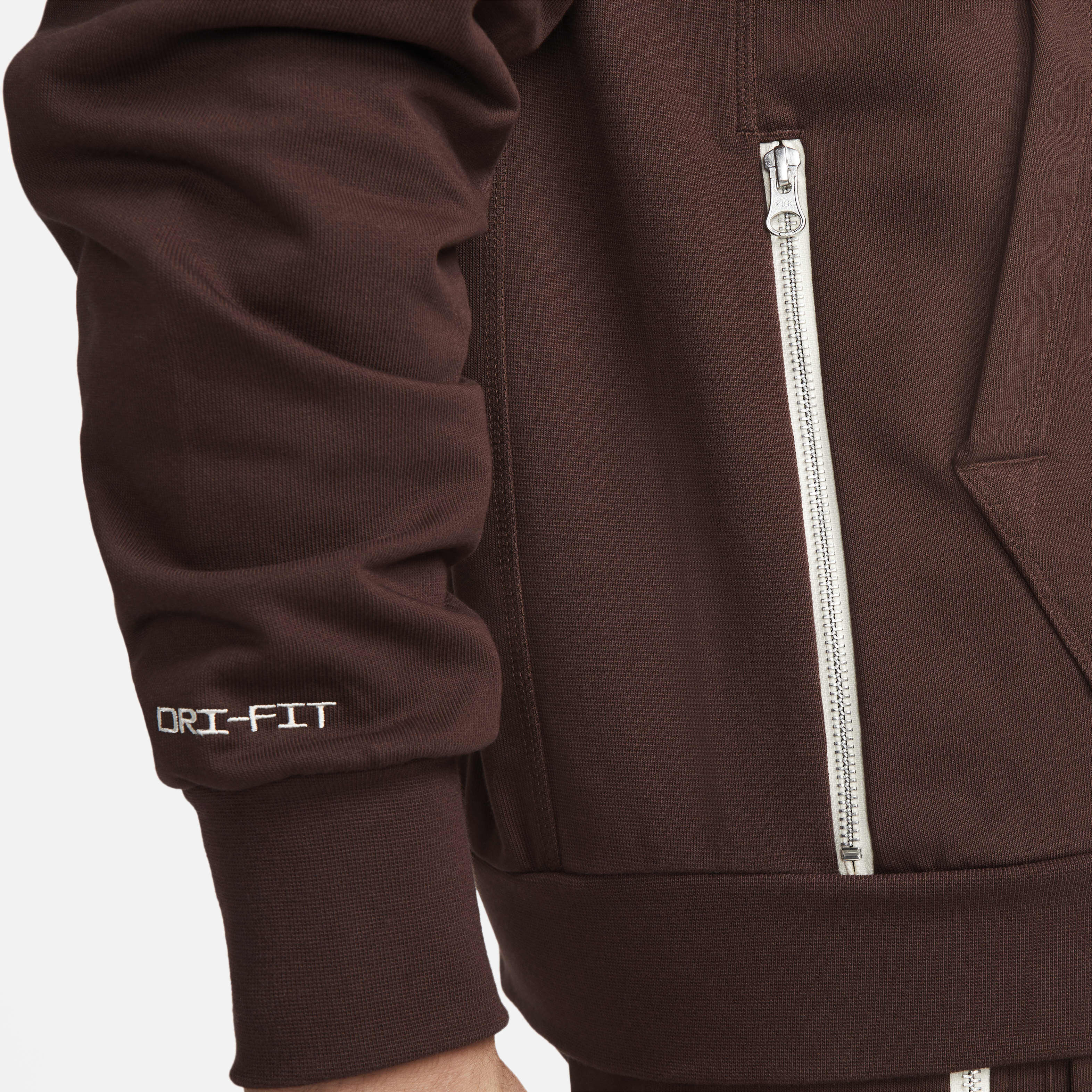 Nike Standard Issue image number 4