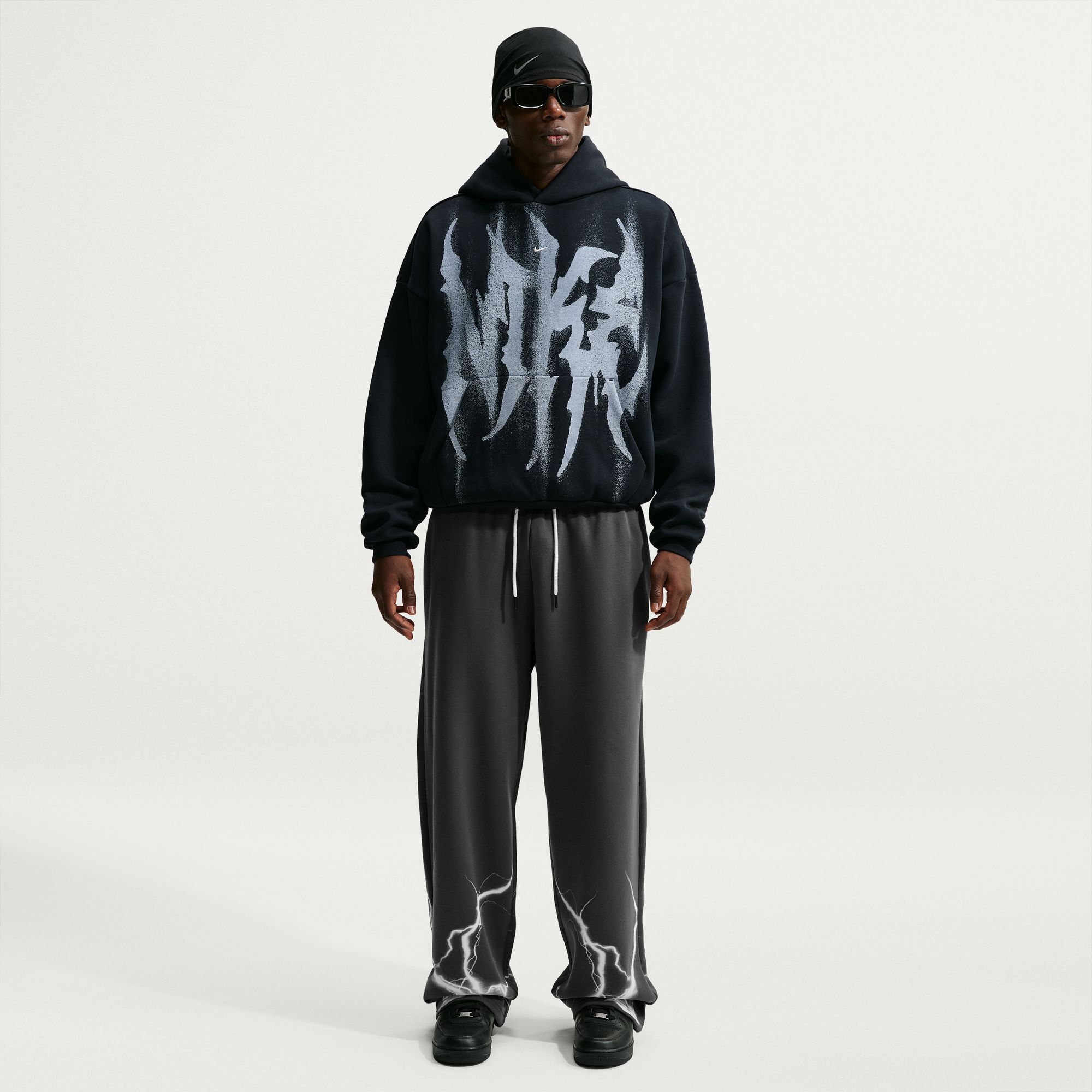 Nike Standard Issue image number 0