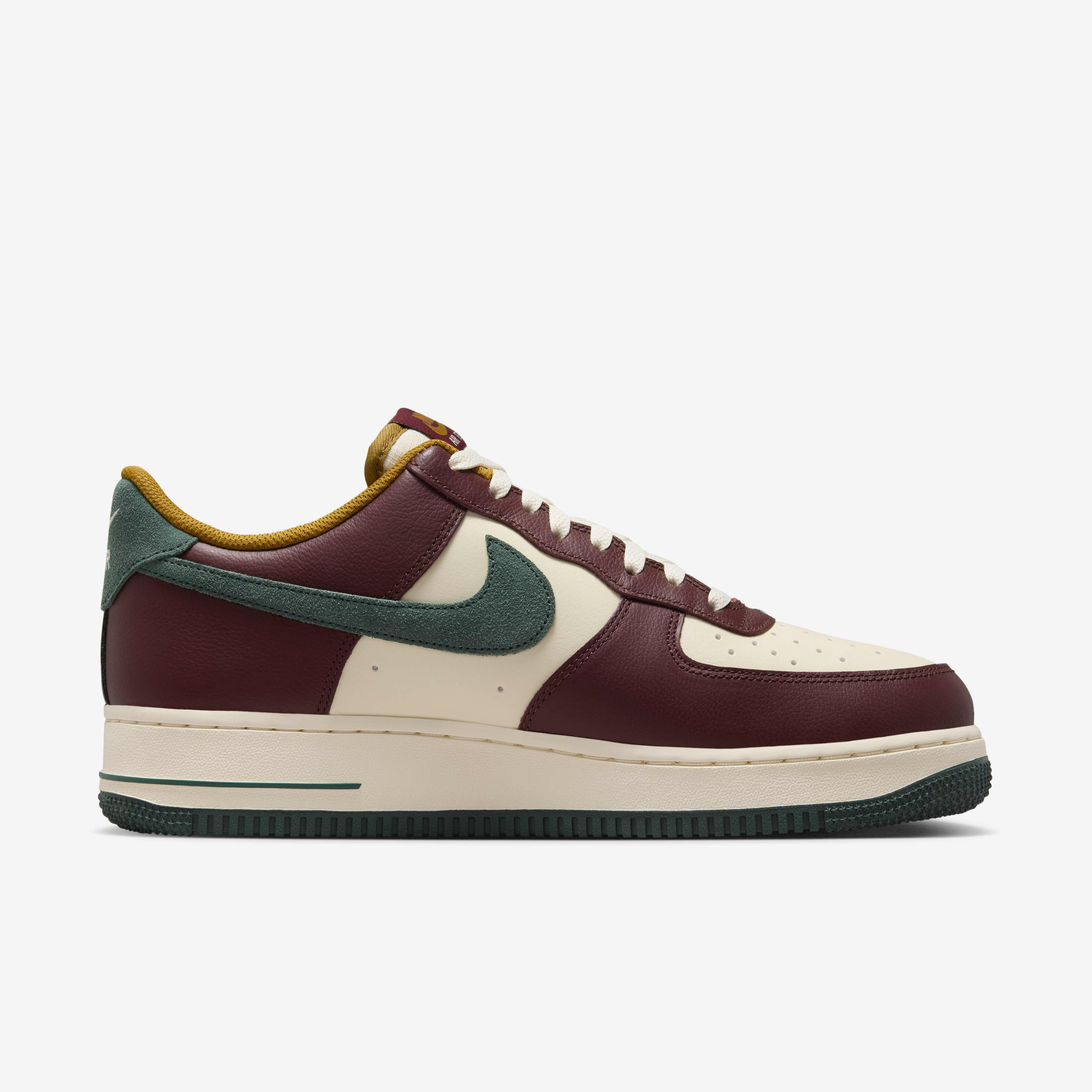 Nike Air Force 1 '07 LV8 image number 2