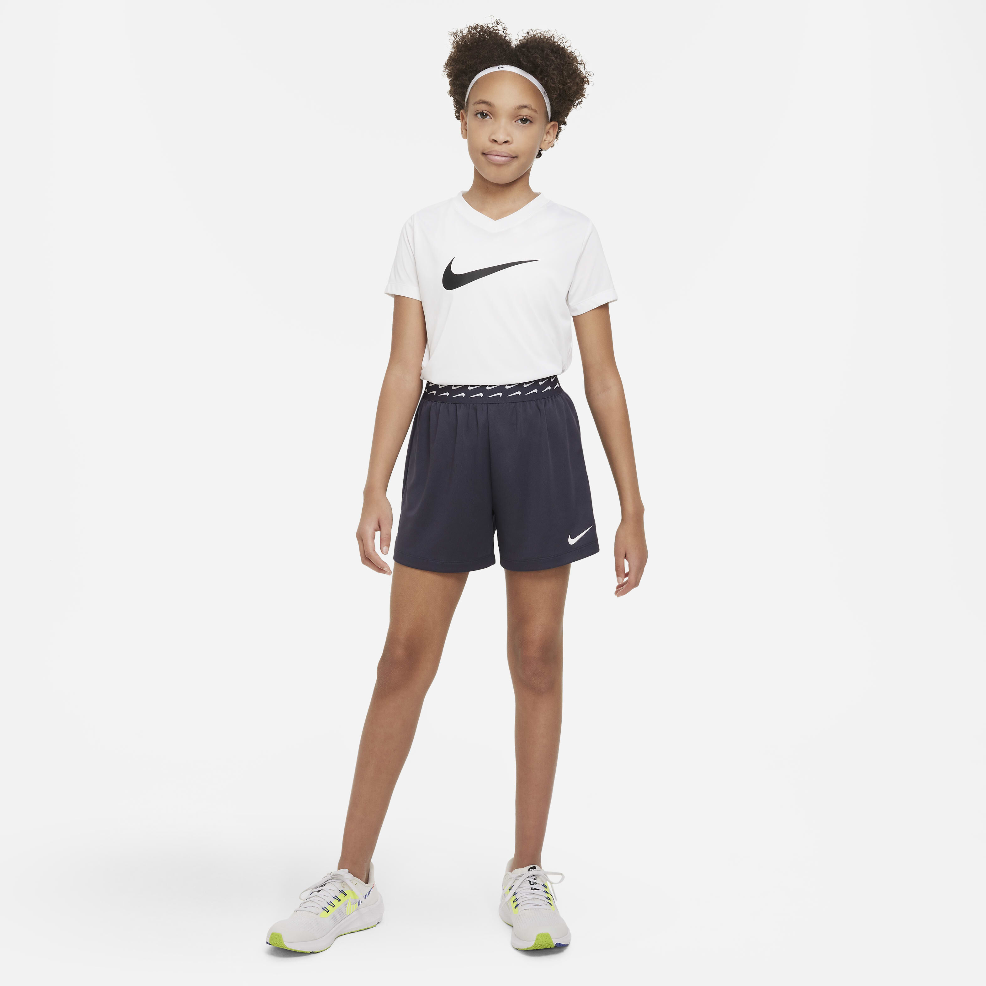 Nike Trophy image number 5