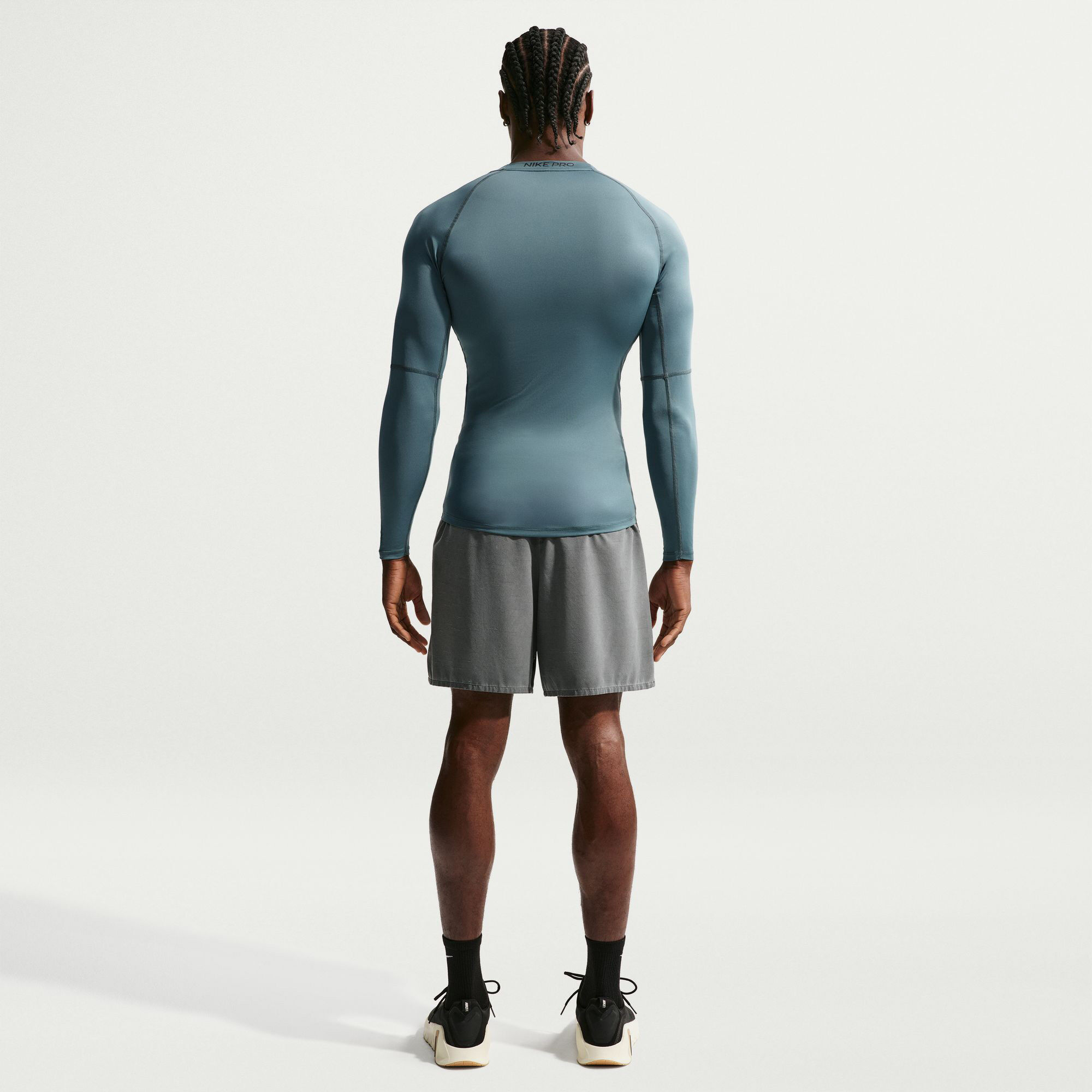 Nike Pro image number 1