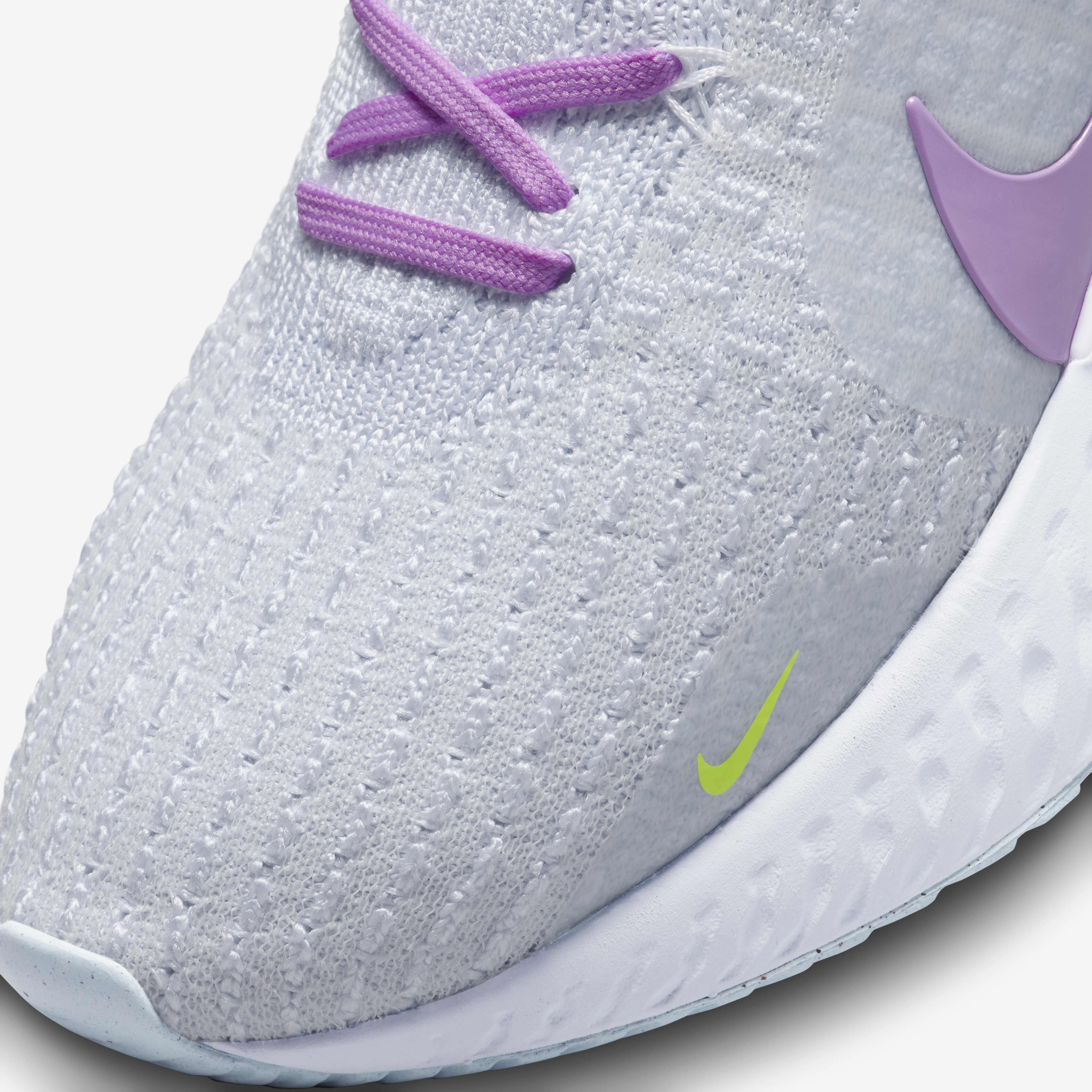 Women's react infinity run flyknit running shoes in white/ lilac gray new arrivals
