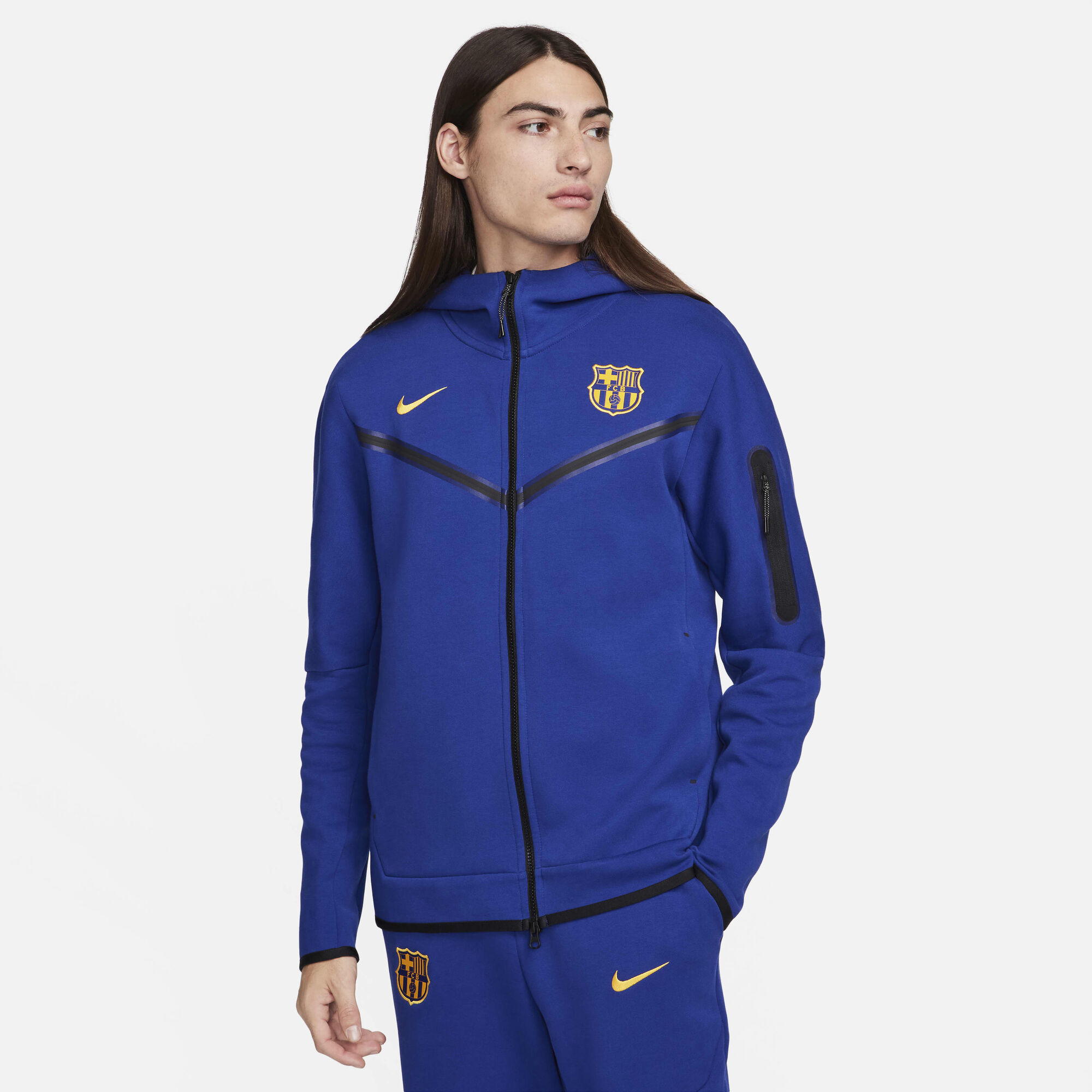 Buy Barcelona Tech Fleece Windrunner Men's Nike Football Full