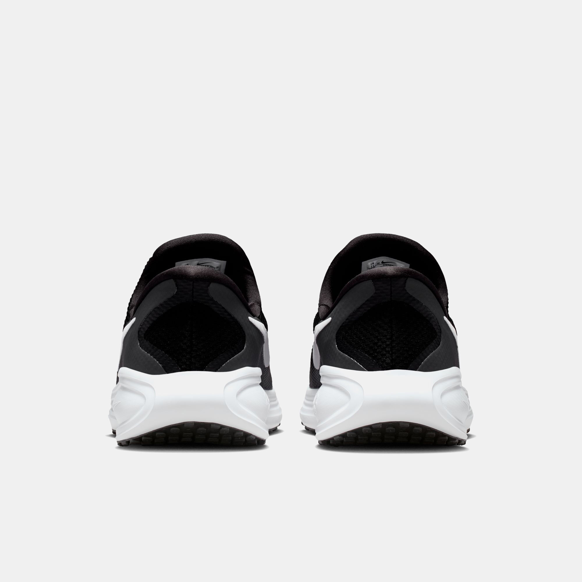 Nike Revolution 8 EasyOn image number 1