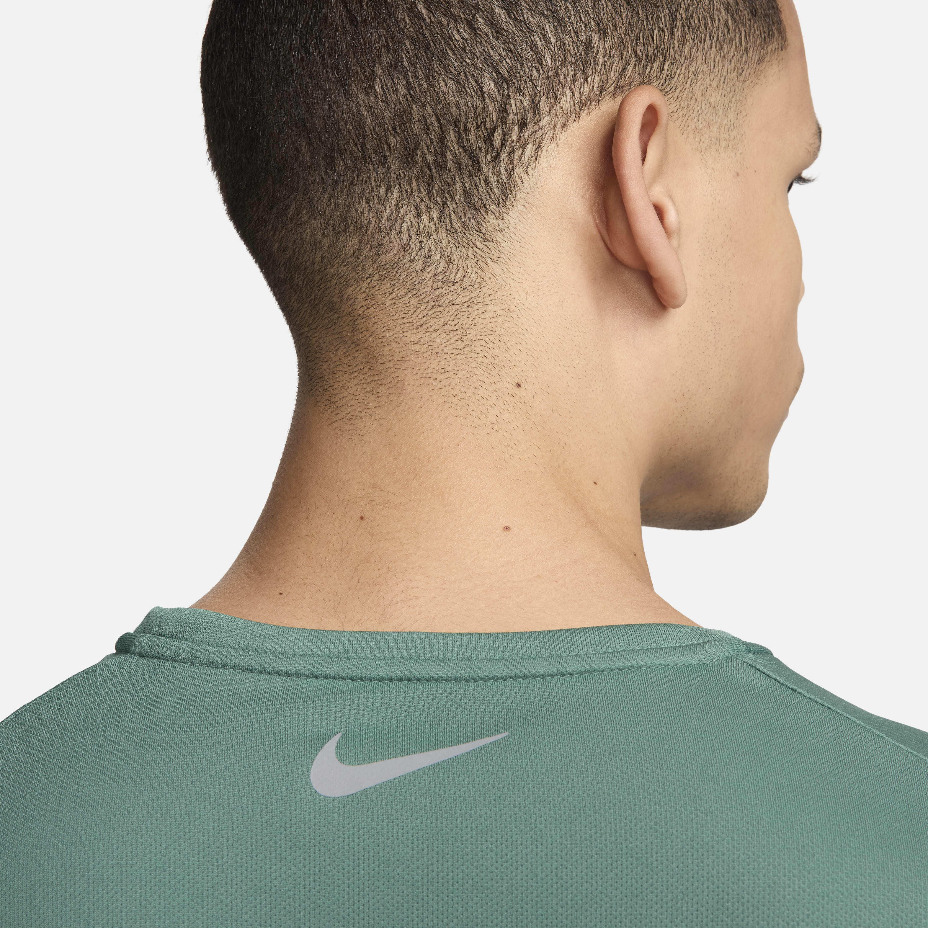 ★ Nike★ Mylar Flash Dry Fit UV Short Sleeve Running Top M Nike Miler Flash Dri-FIT UV Short-Sleeve Running Top
