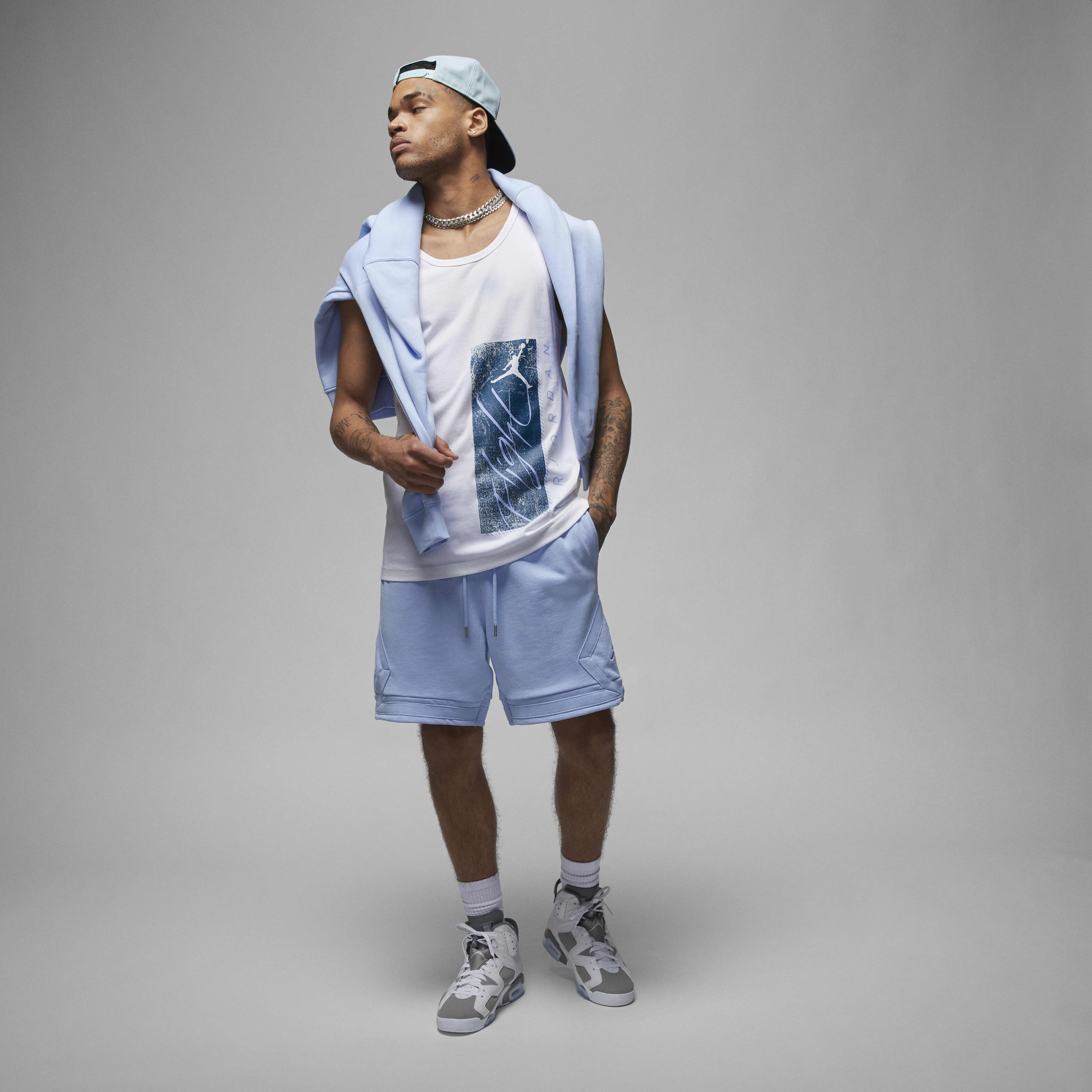 Jordan Essentials image number 4