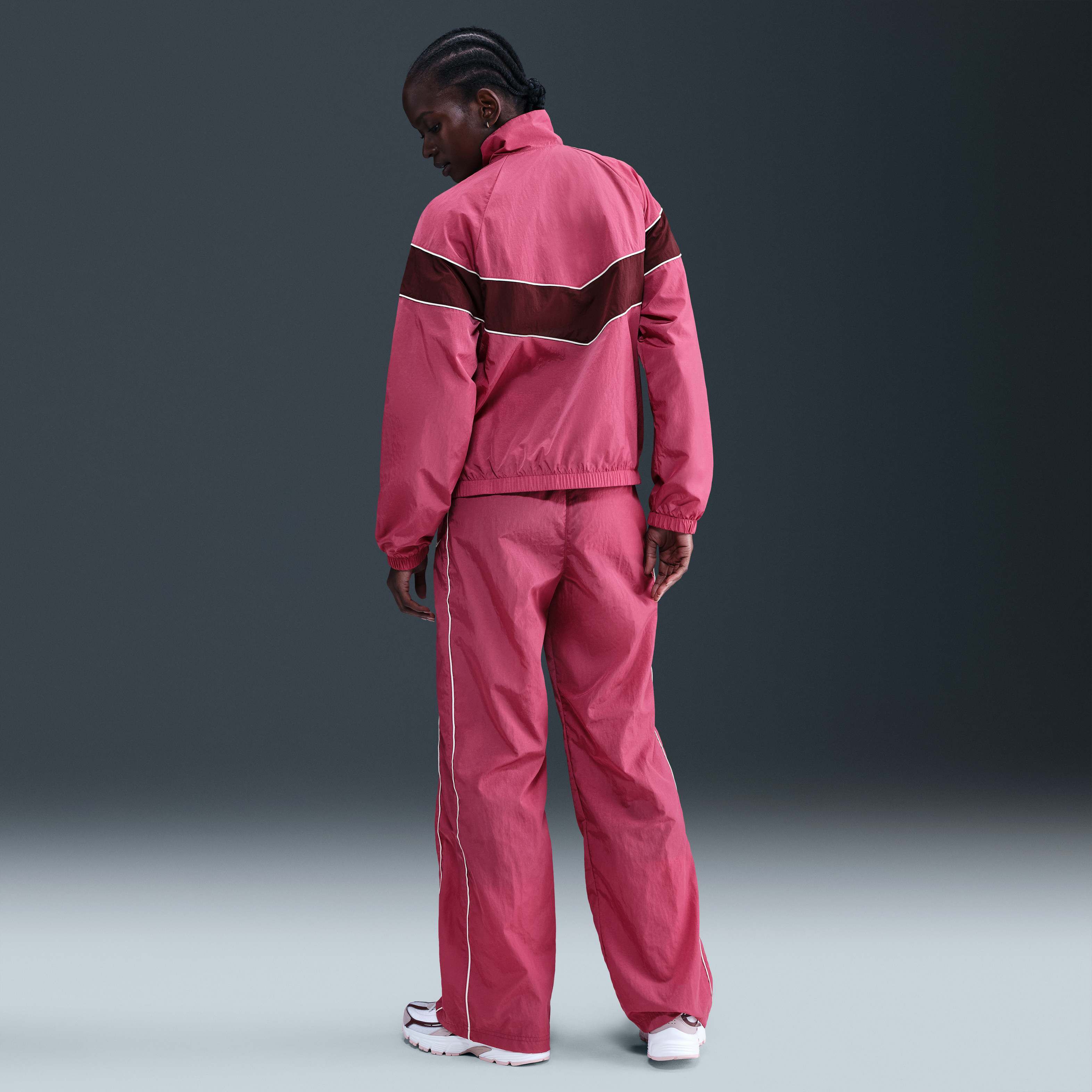 Nike Windrunner image number 4