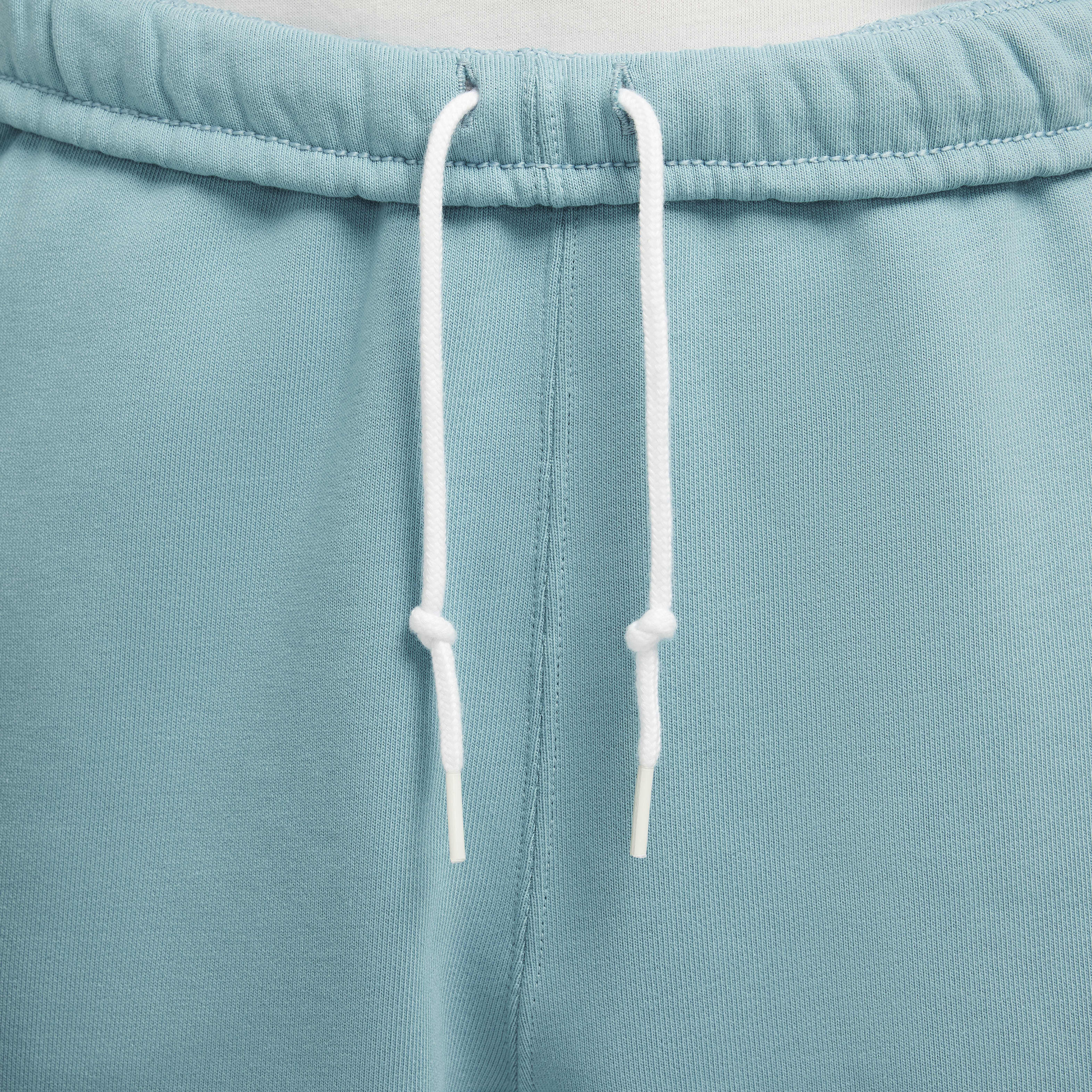 Nike Solo Swoosh image number 2