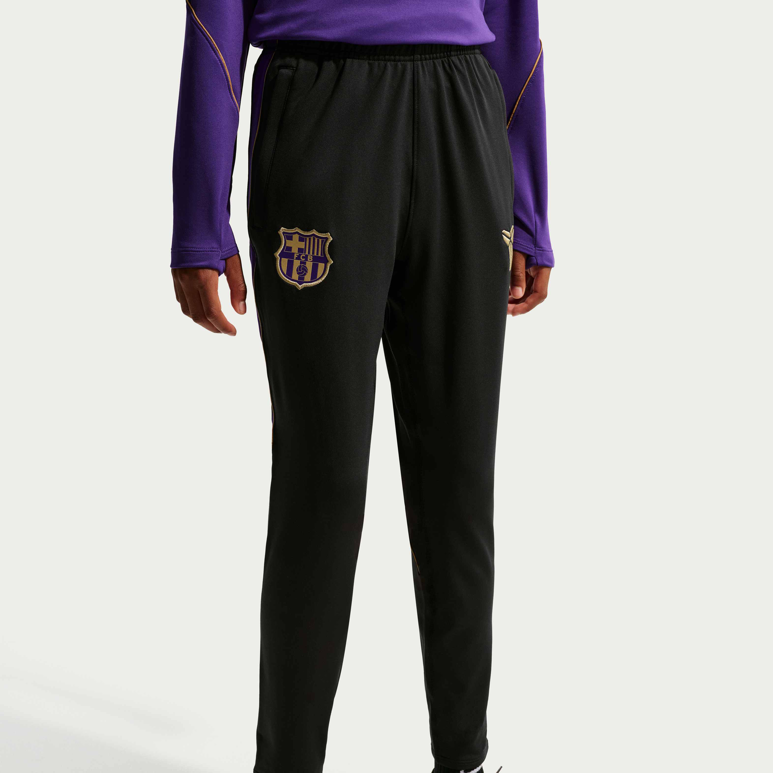 برشلونة سترايك الاحتياطي image number 1