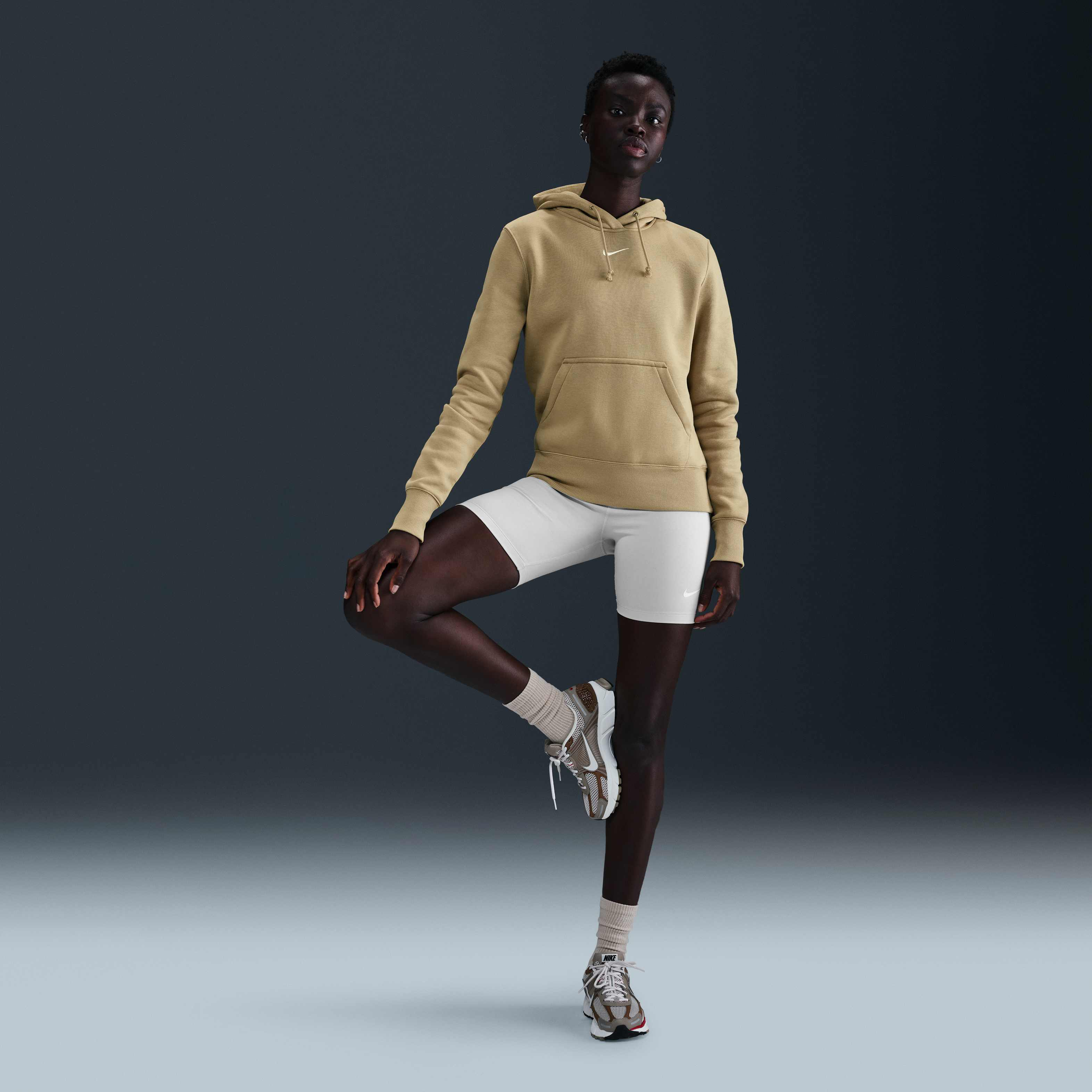 نايكي سبورتسوير فينيكس فليس image number 3