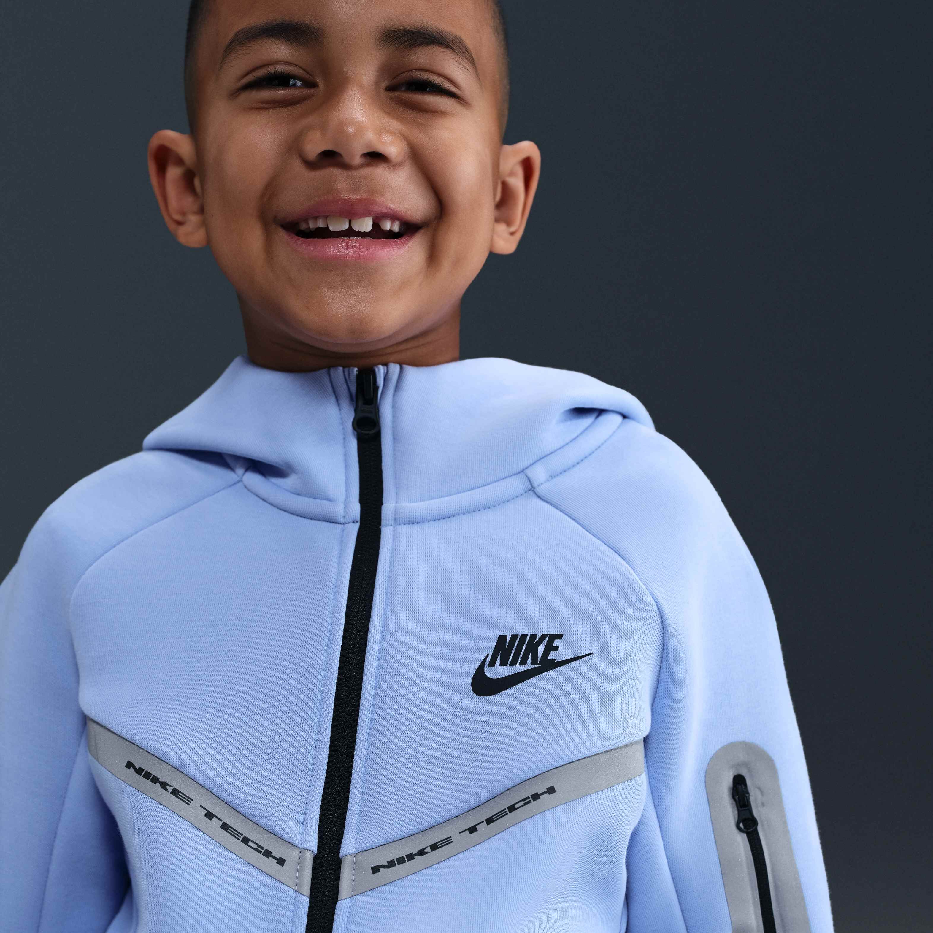 نايكي تك image number 2