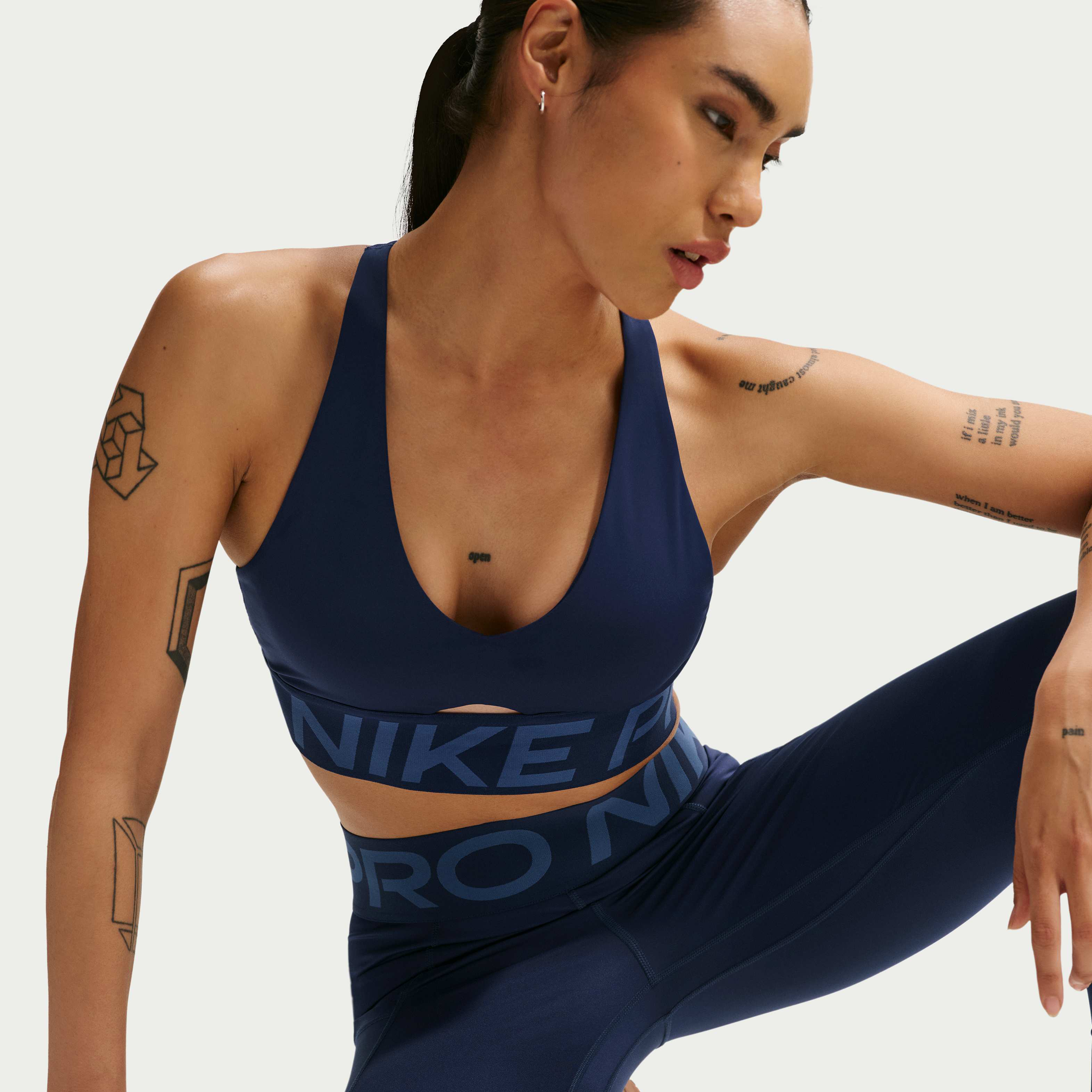 Nike Pro Sculpt image number 2
