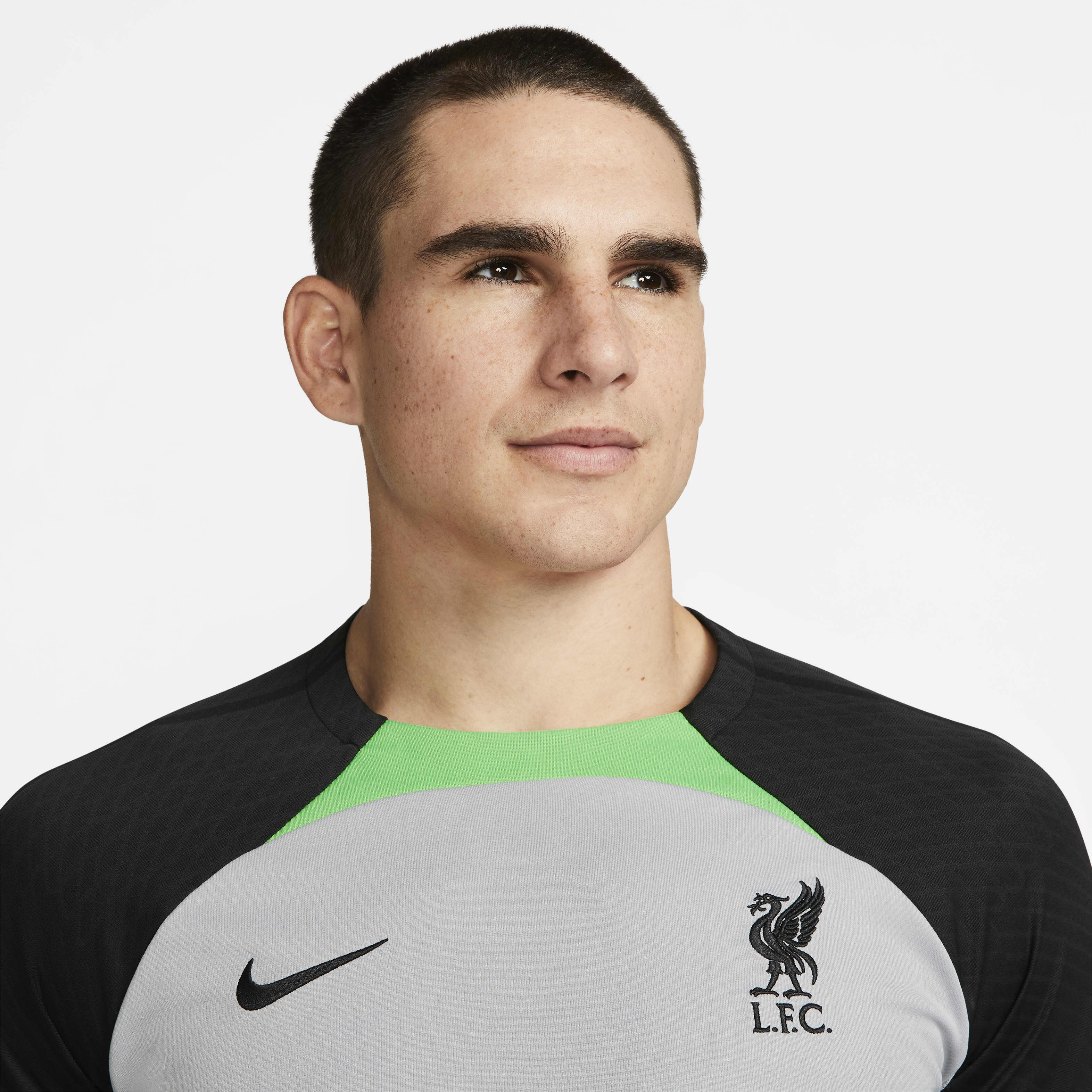 ليفربول F.C. سترايك image number 2