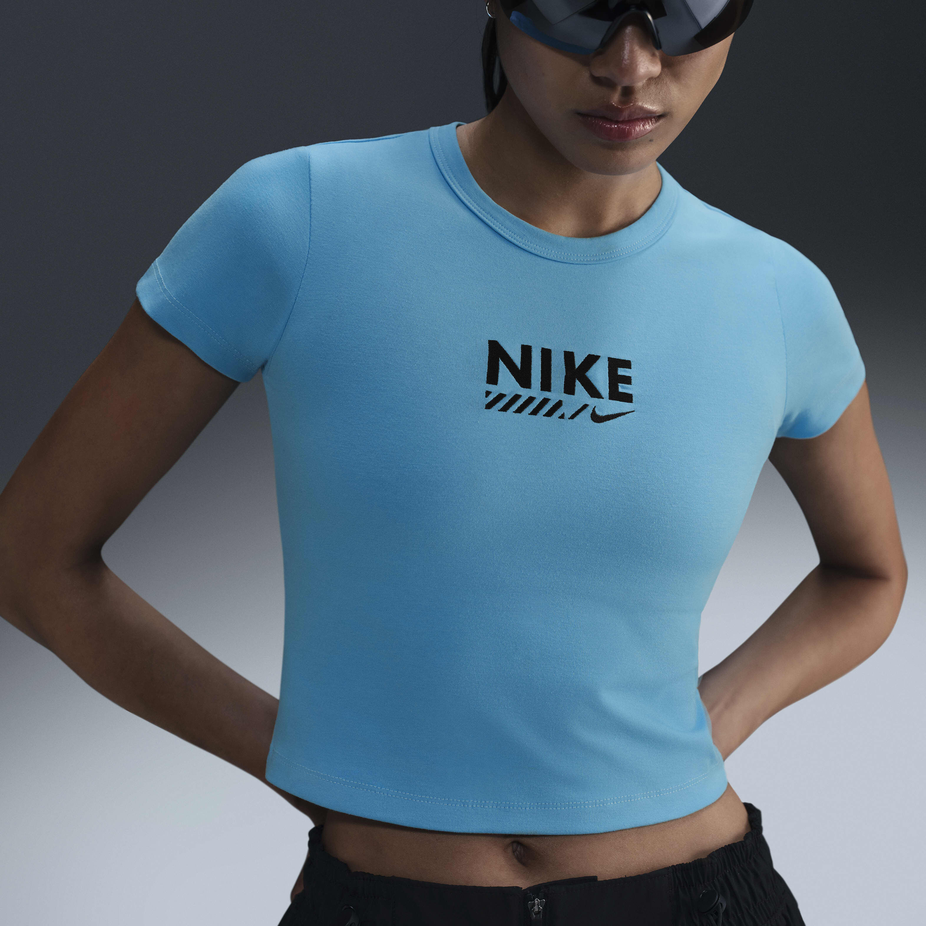 売れ筋商品|||ナイキ カットソー トップス レディース Sportswear Women's Cotton Embroidered-Logo T-Shirt Smokey Blue Nike Sportswear Essential Logo T-Shirt : Amazon.ca: Clothing