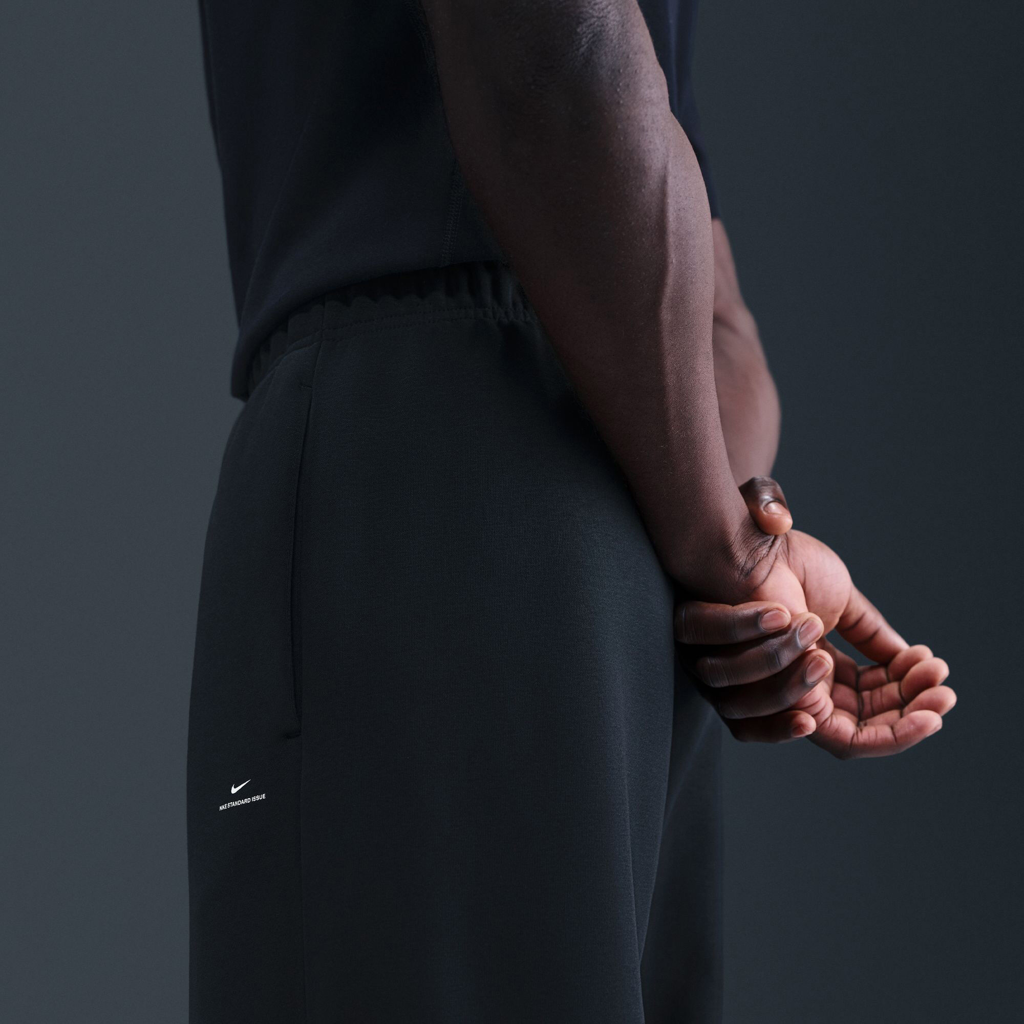 Nike Standard Issue image number 8