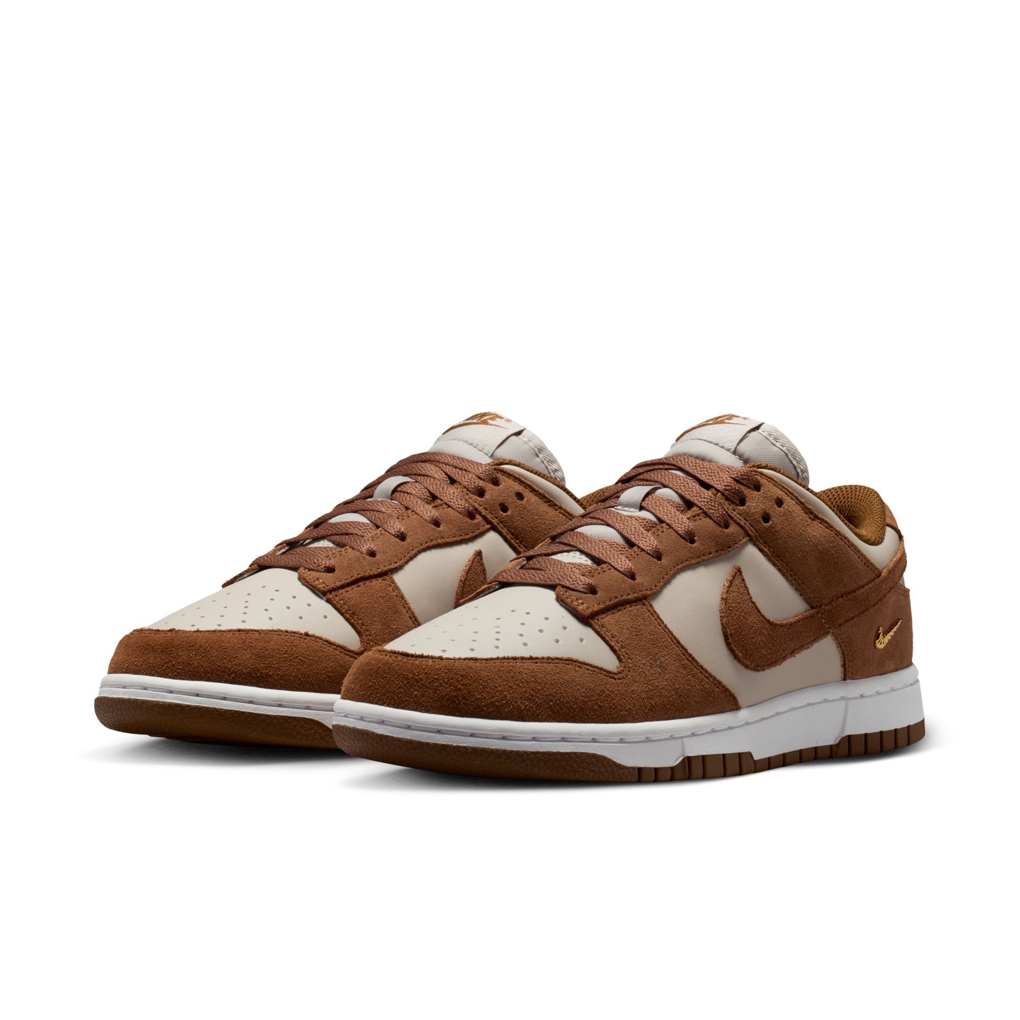 Nike Dunk Low Suede image number 2