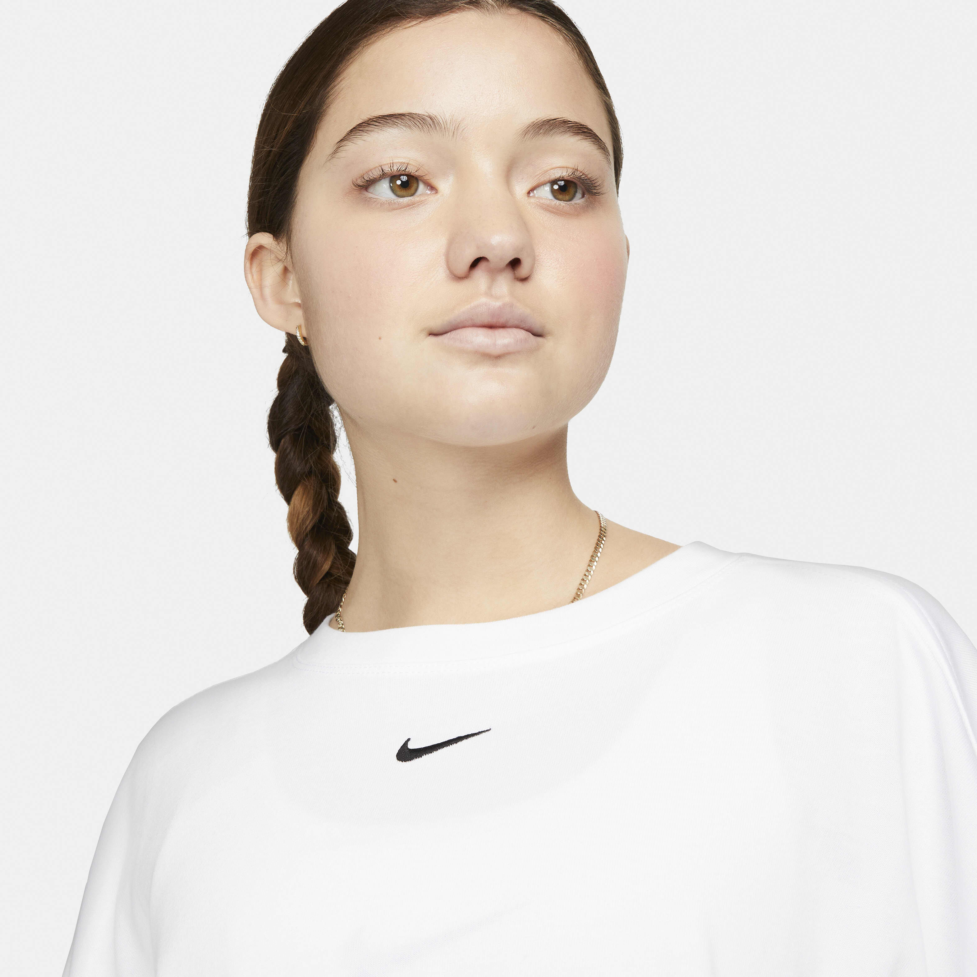 Nike Sportswear Essential image number 2