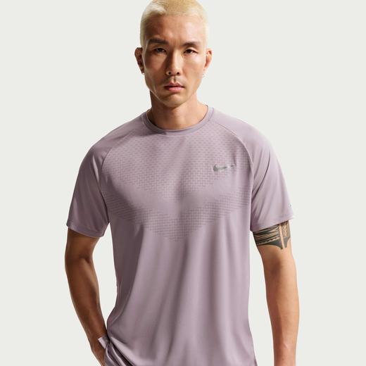 قمصان وتيشرتات للجري-نايكي, نايكي سترايد, تيشيرت الجري دراي-فت ADV بأكمام قصيرة للرجال