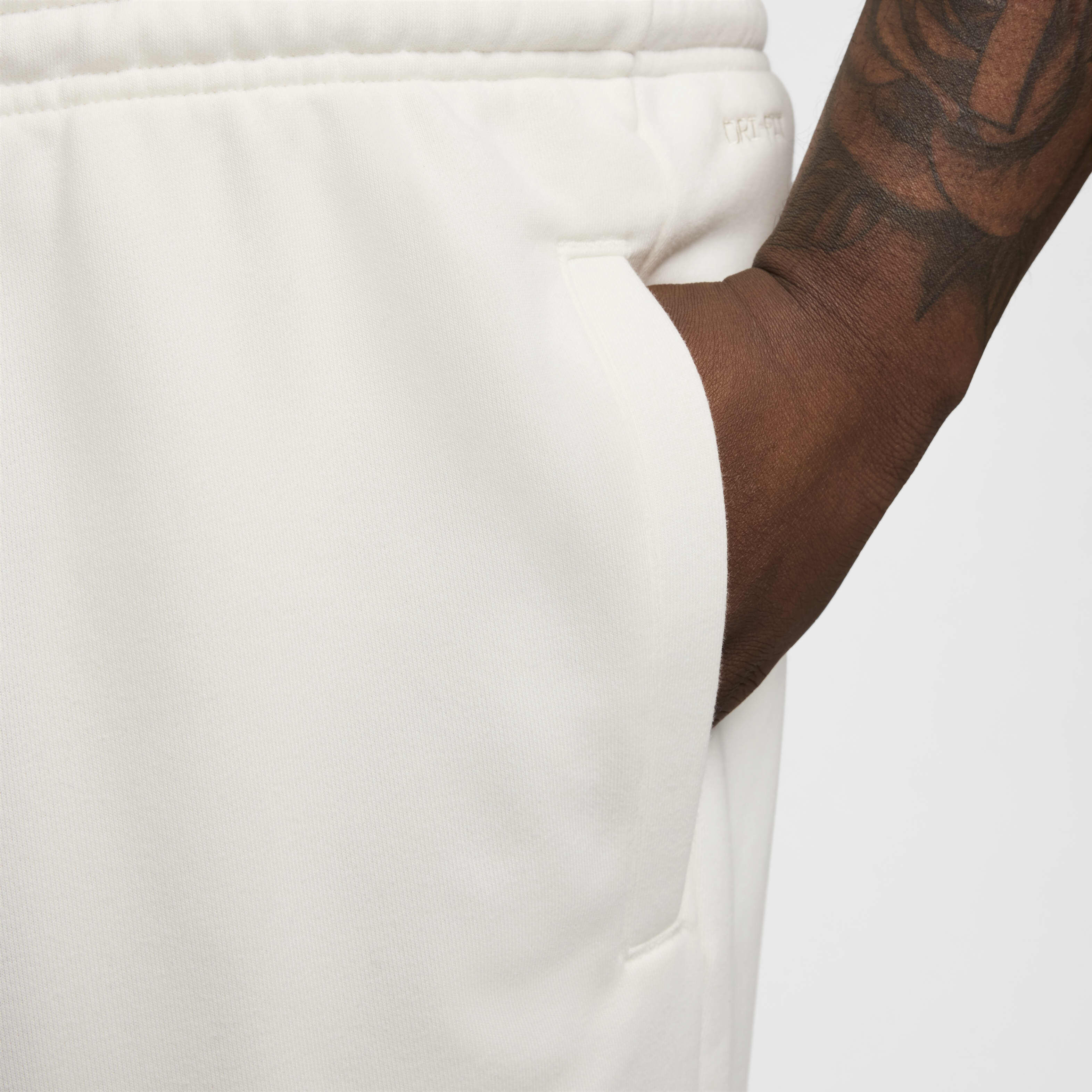 Nike Standard Issue image number 13