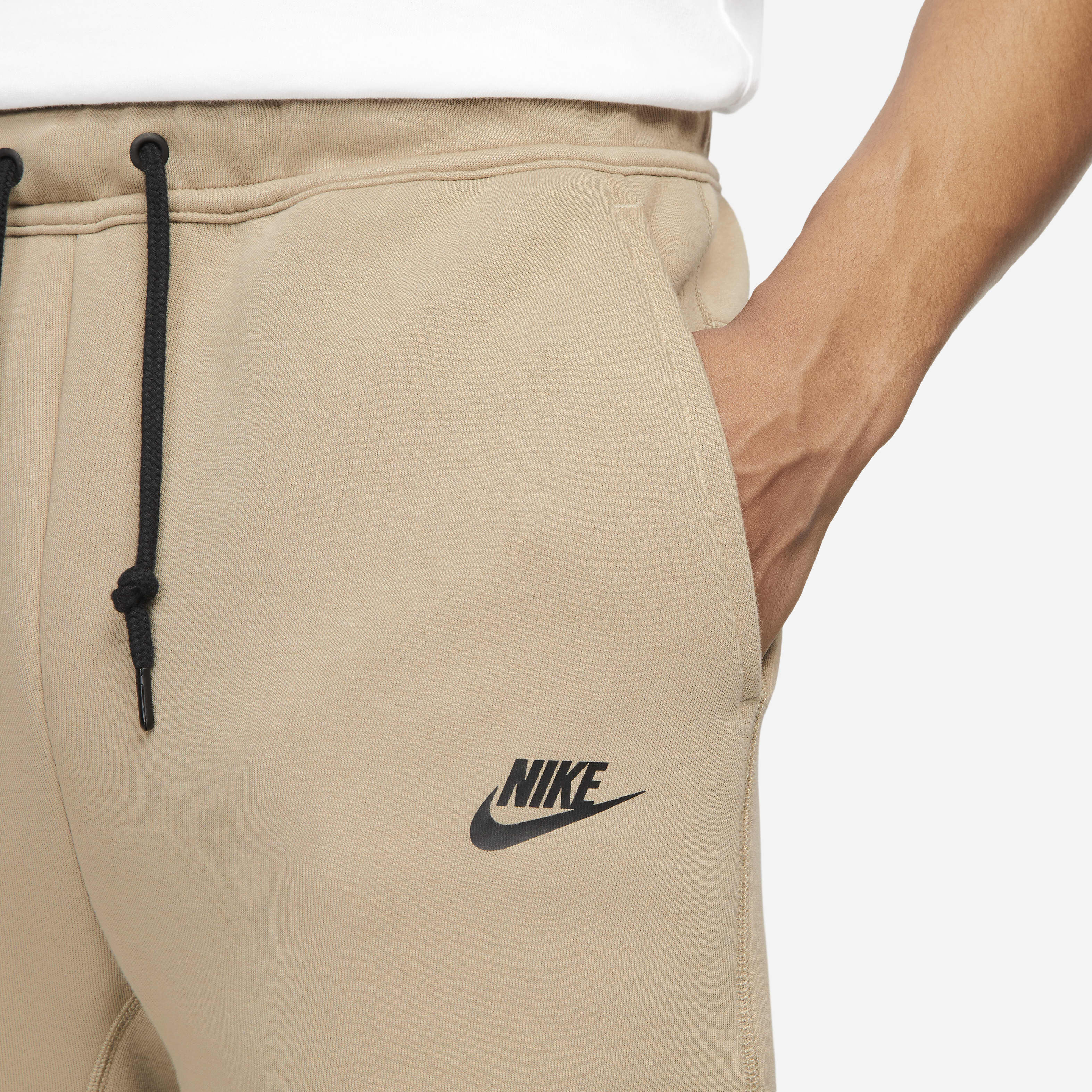 Nike Sportswear Tech Fleece image number 2
