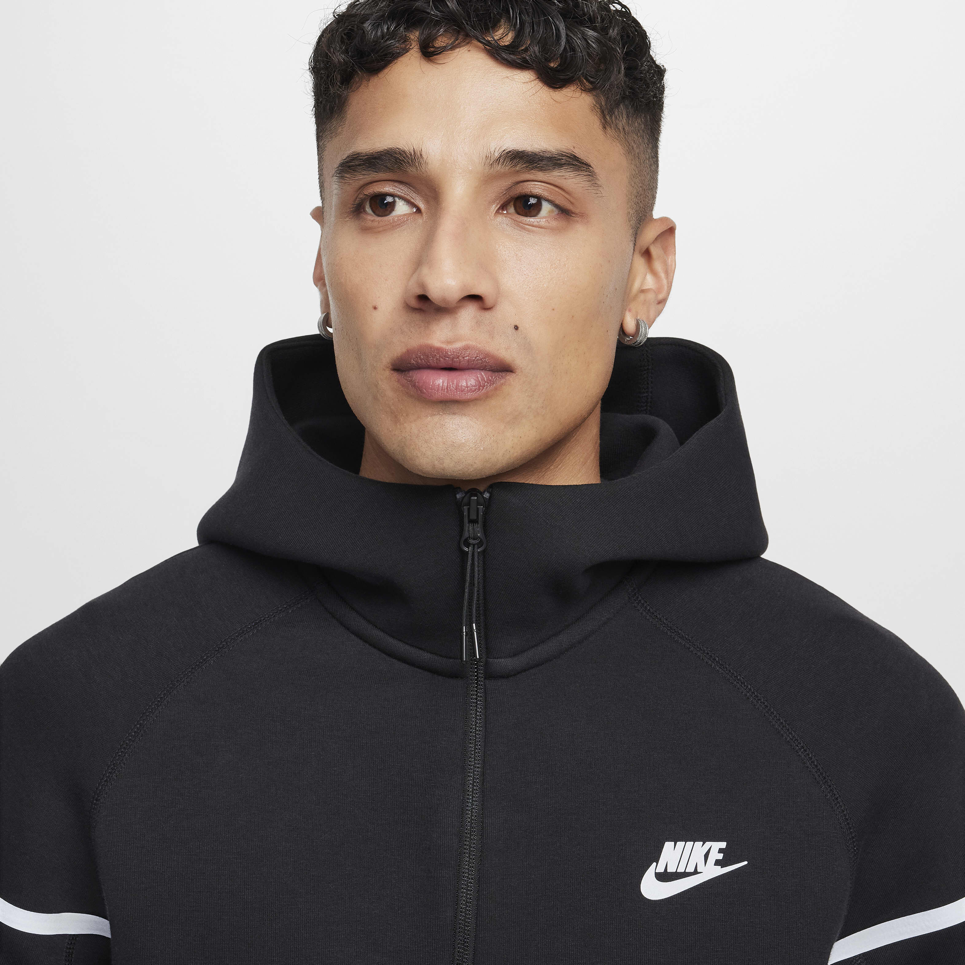 Buy Nike Tech Windrunner Men s Reflective Design Details Fleece Full Zip Jacket Black Nike Kuwait Official