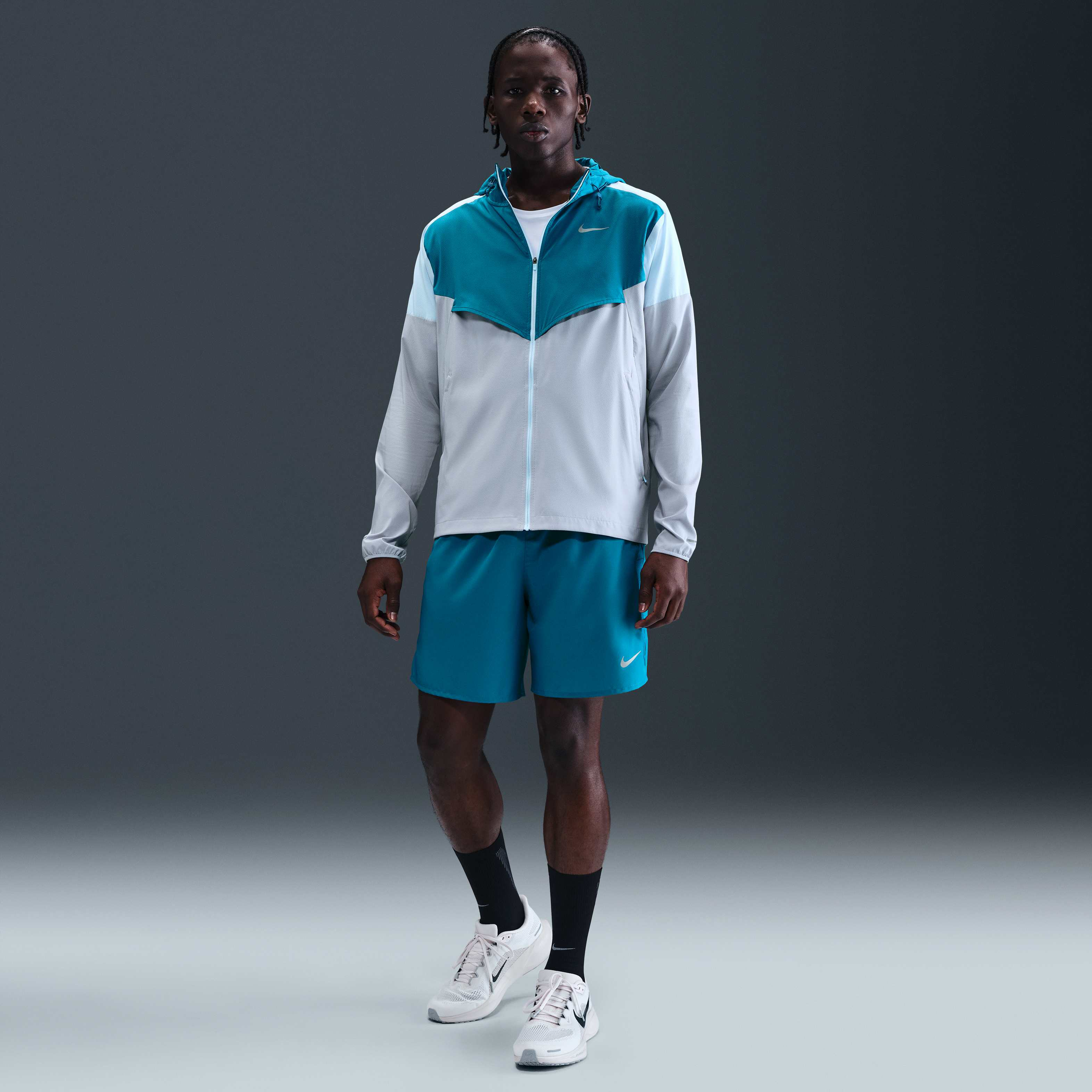 Nike Impossibly Light Windrunner image number 3