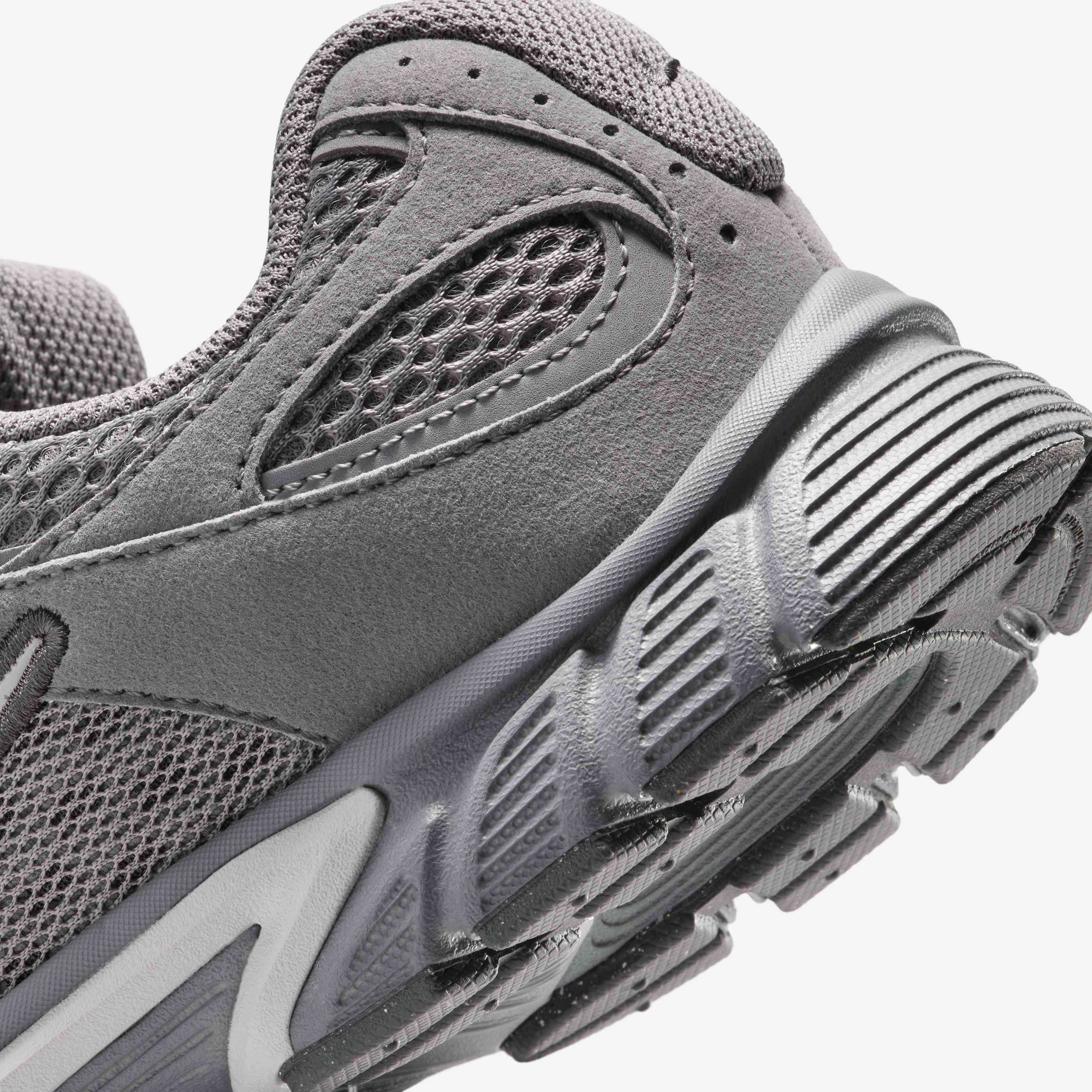 Nike V5 Runner Suede image number 7