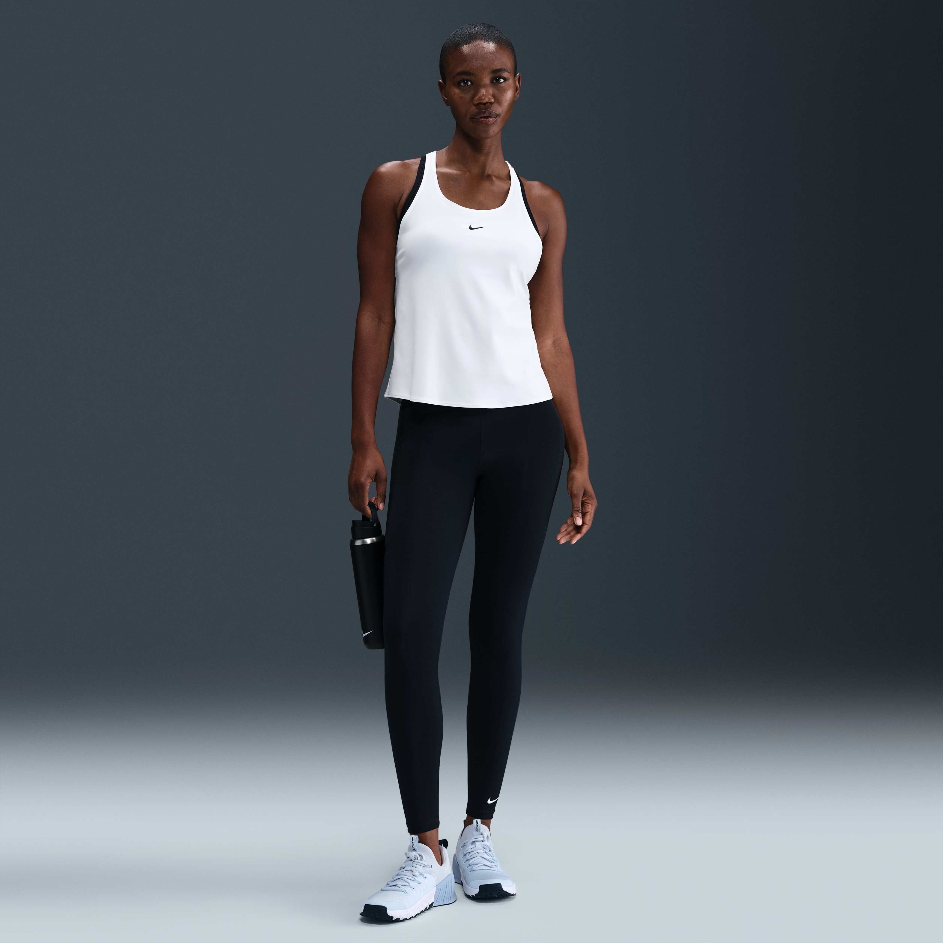Nike Pro image number 3