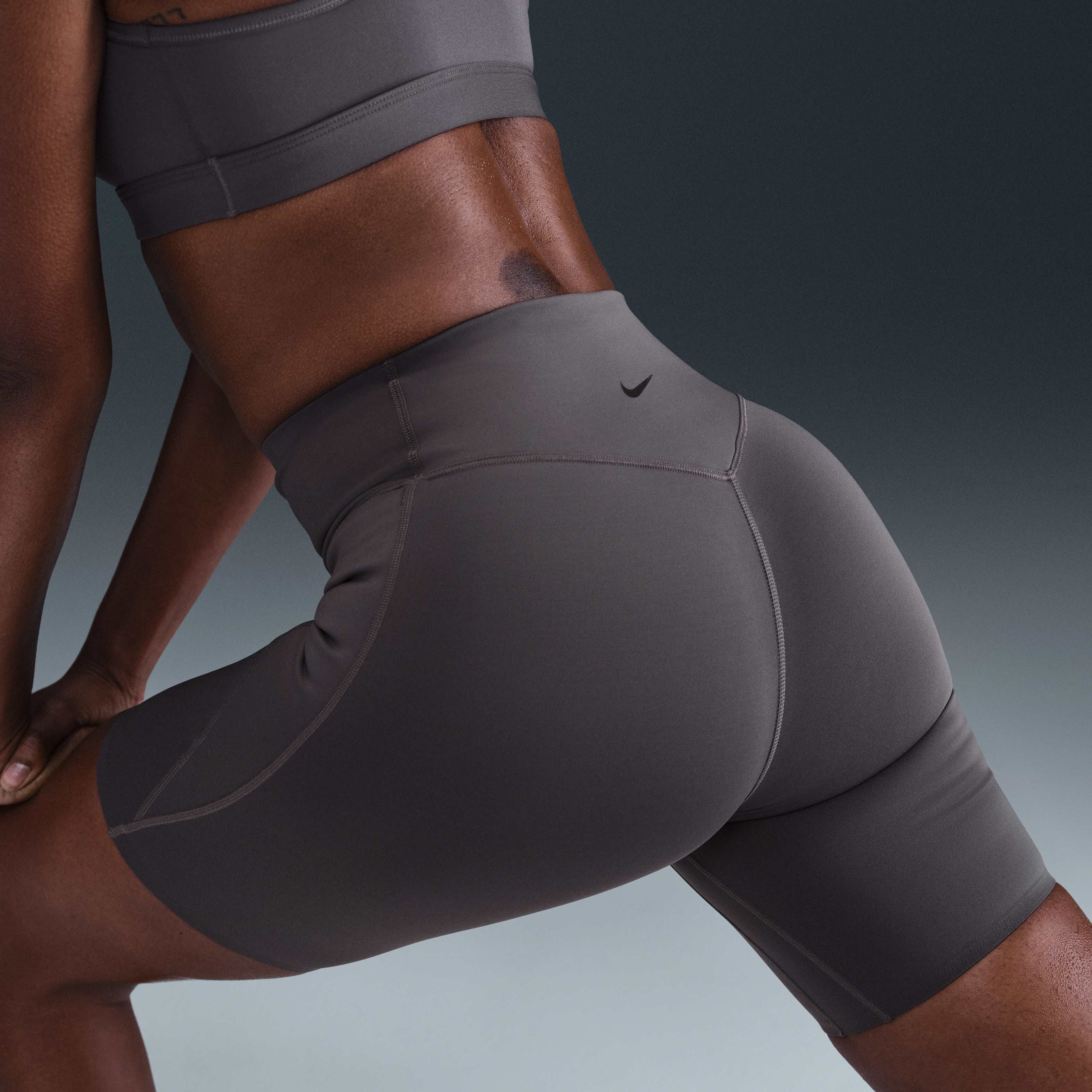Nike Universa image number 2