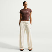 نايكي سبورتسوير