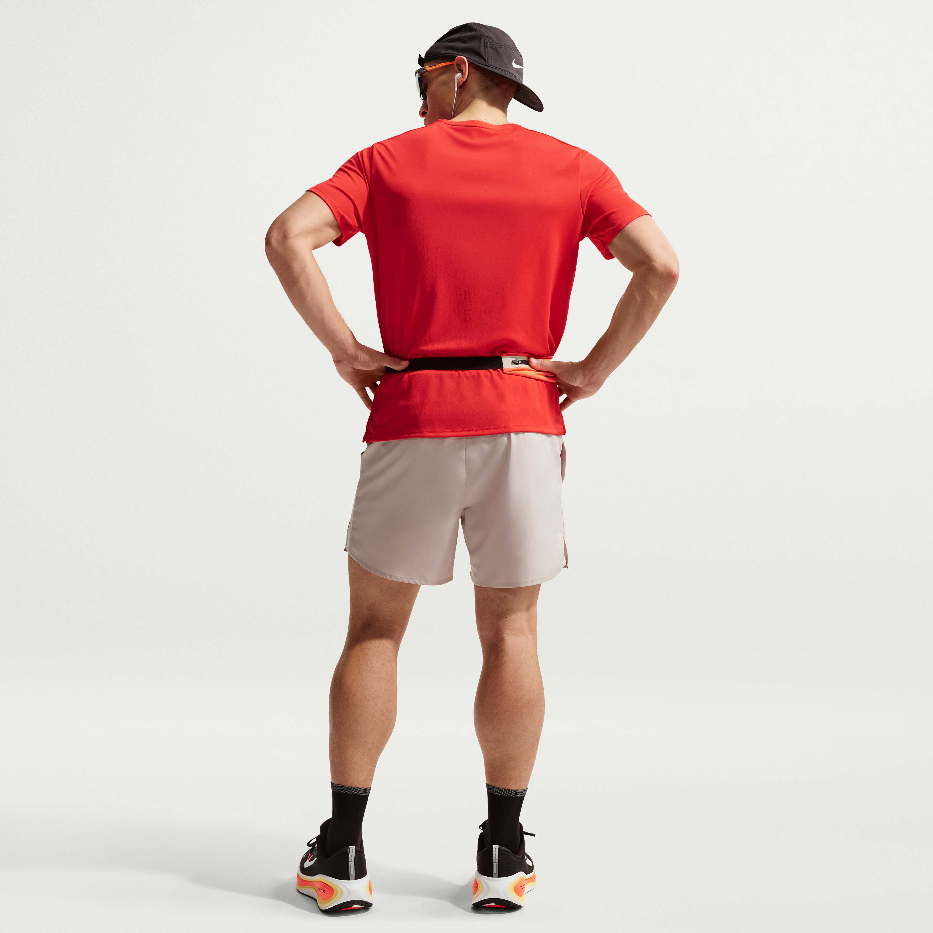 نايكي ميلر image number 4